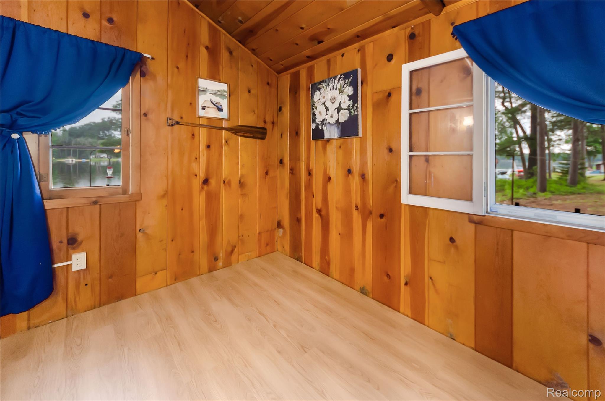 8272 Paradise Drive Property Photo 21