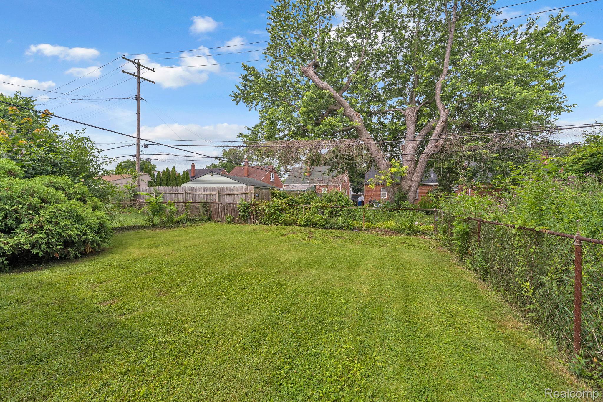 10015 Marion Property Photo 11