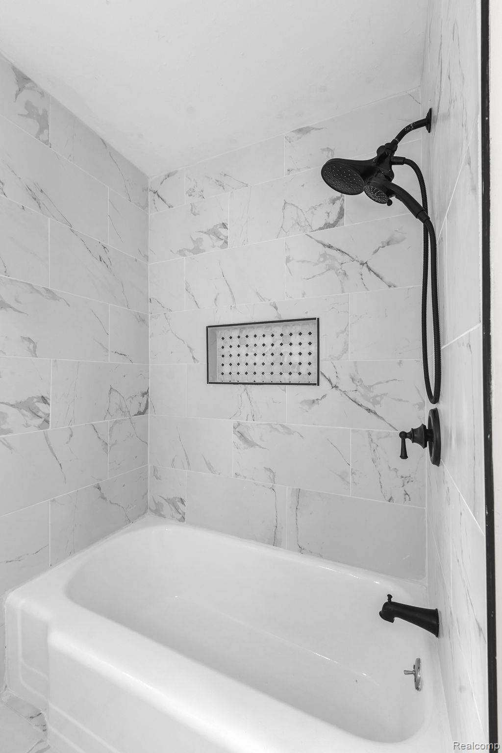 10015 Marion Property Photo 24