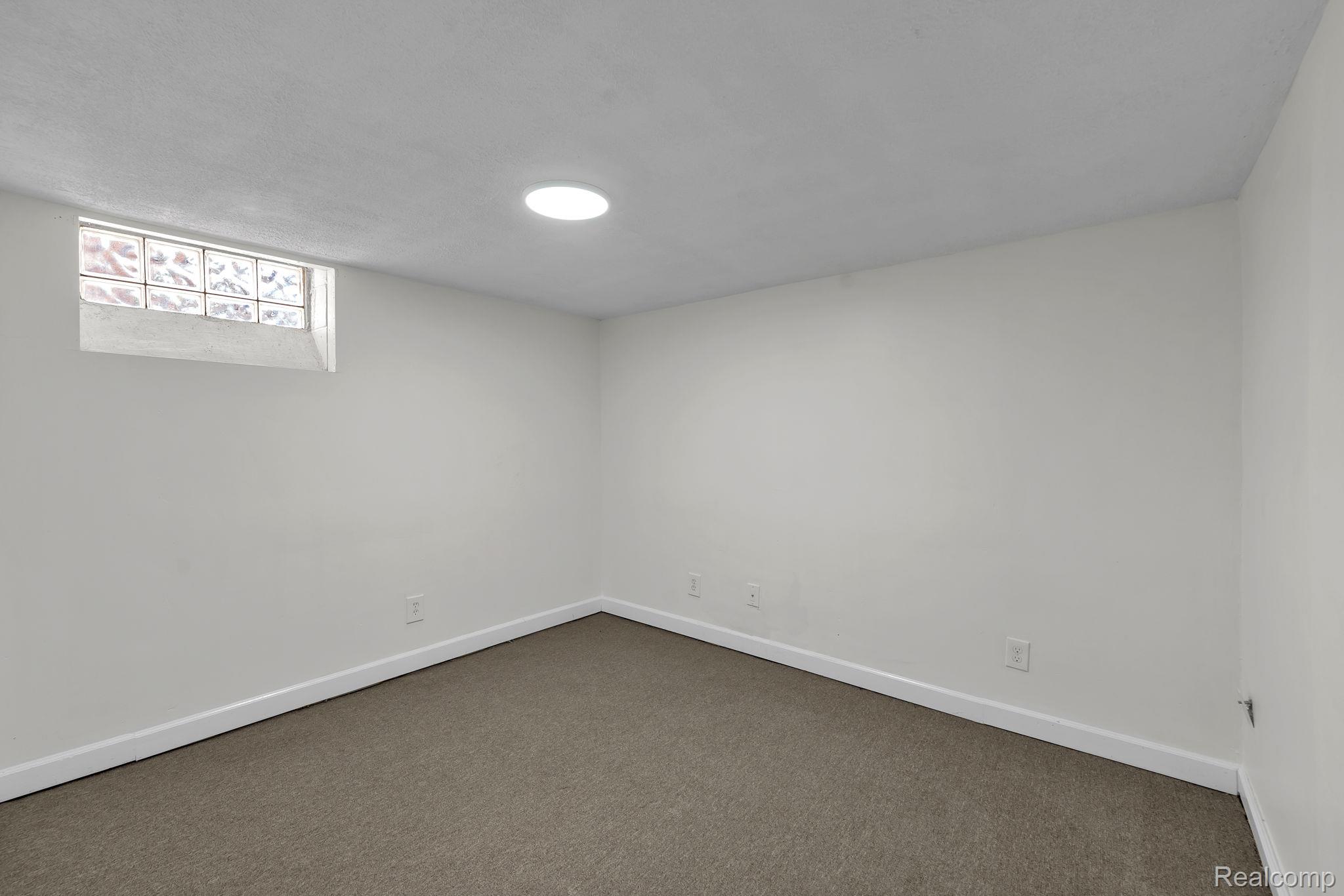 10015 Marion Property Photo 36