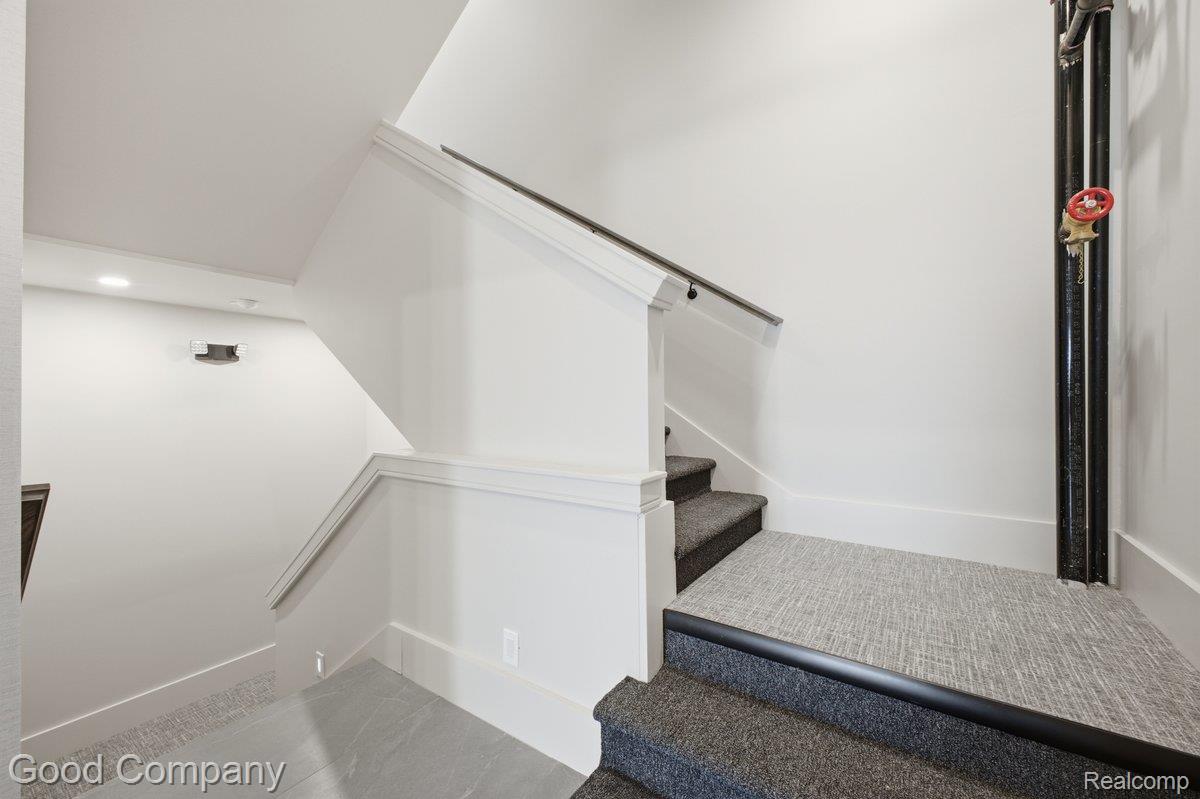 110 Austin Avenue 301 Property Photo 37