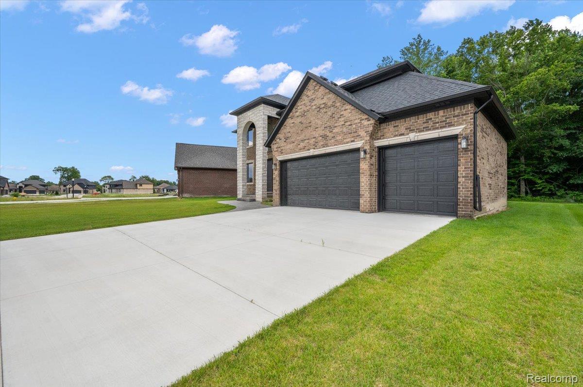 24318 Tullymore Drive Property Photo 6