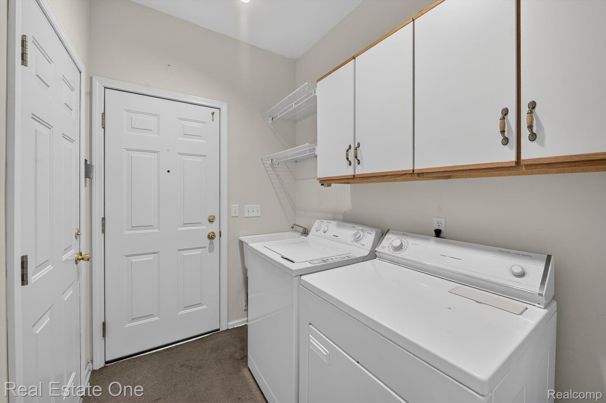 5128 Queensway Property Photo 31