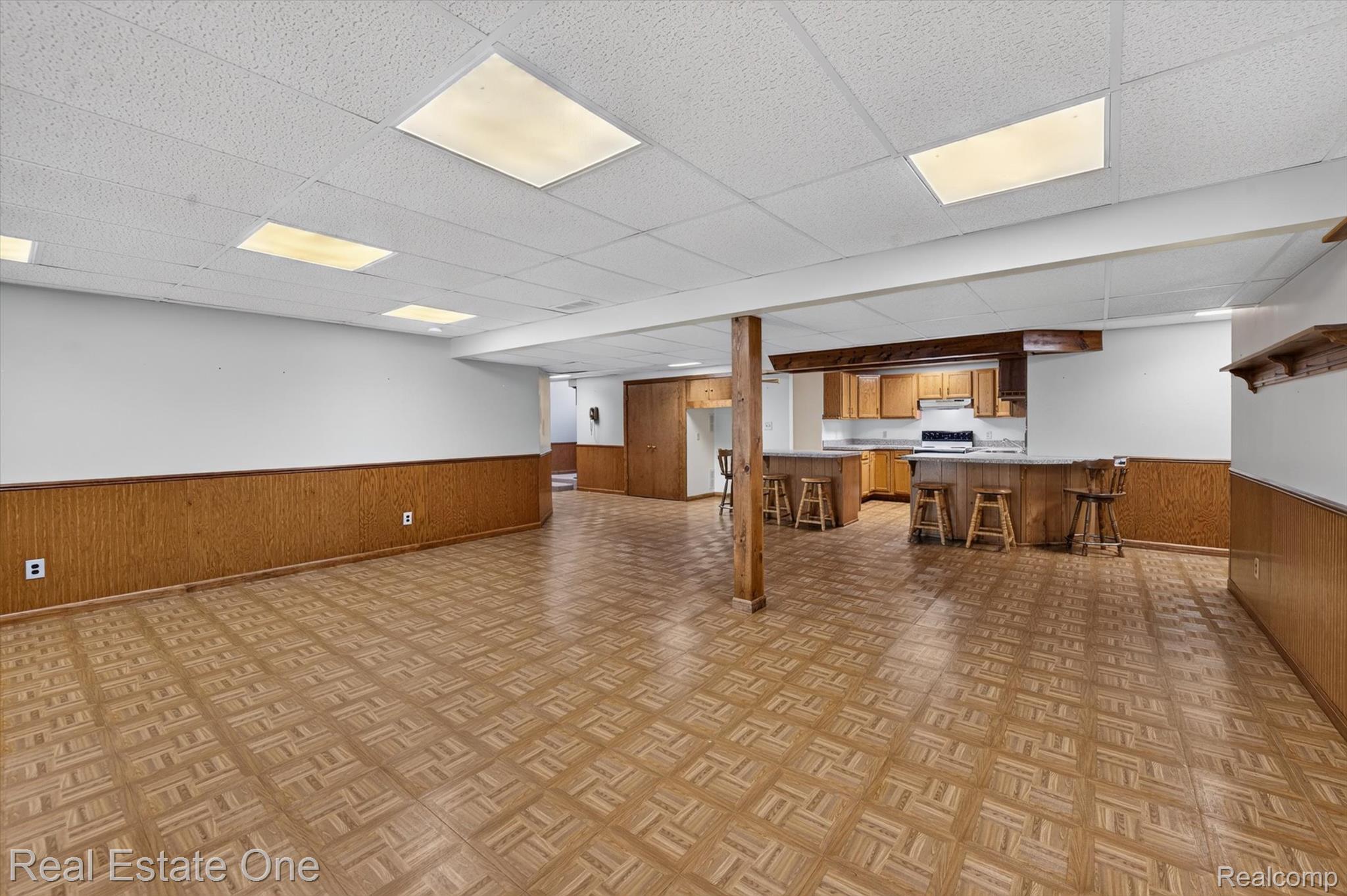 5128 Queensway Property Photo 39