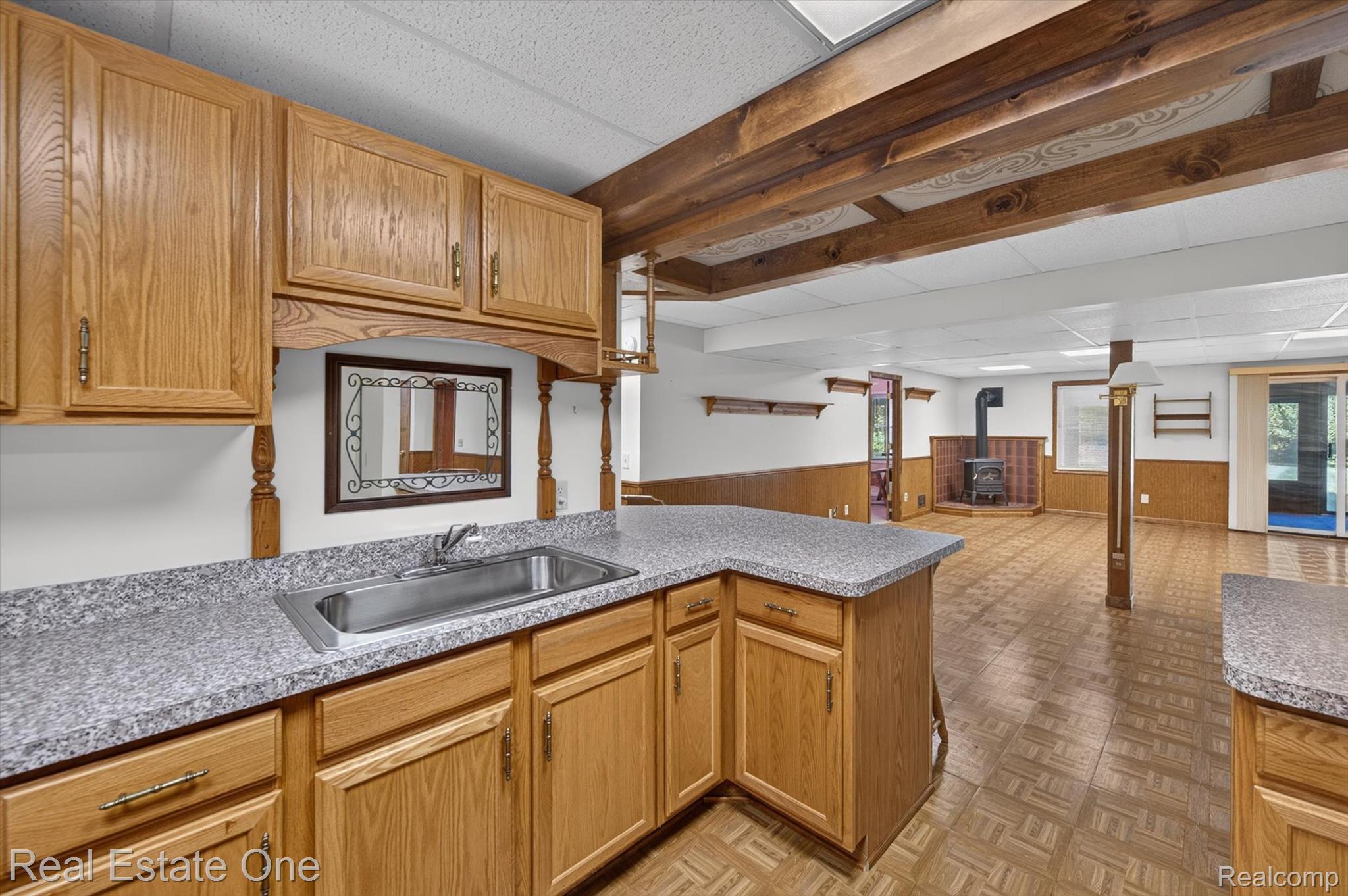 5128 Queensway Property Photo 42