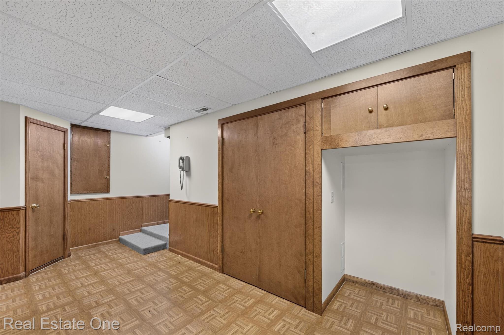 5128 Queensway Property Photo 46