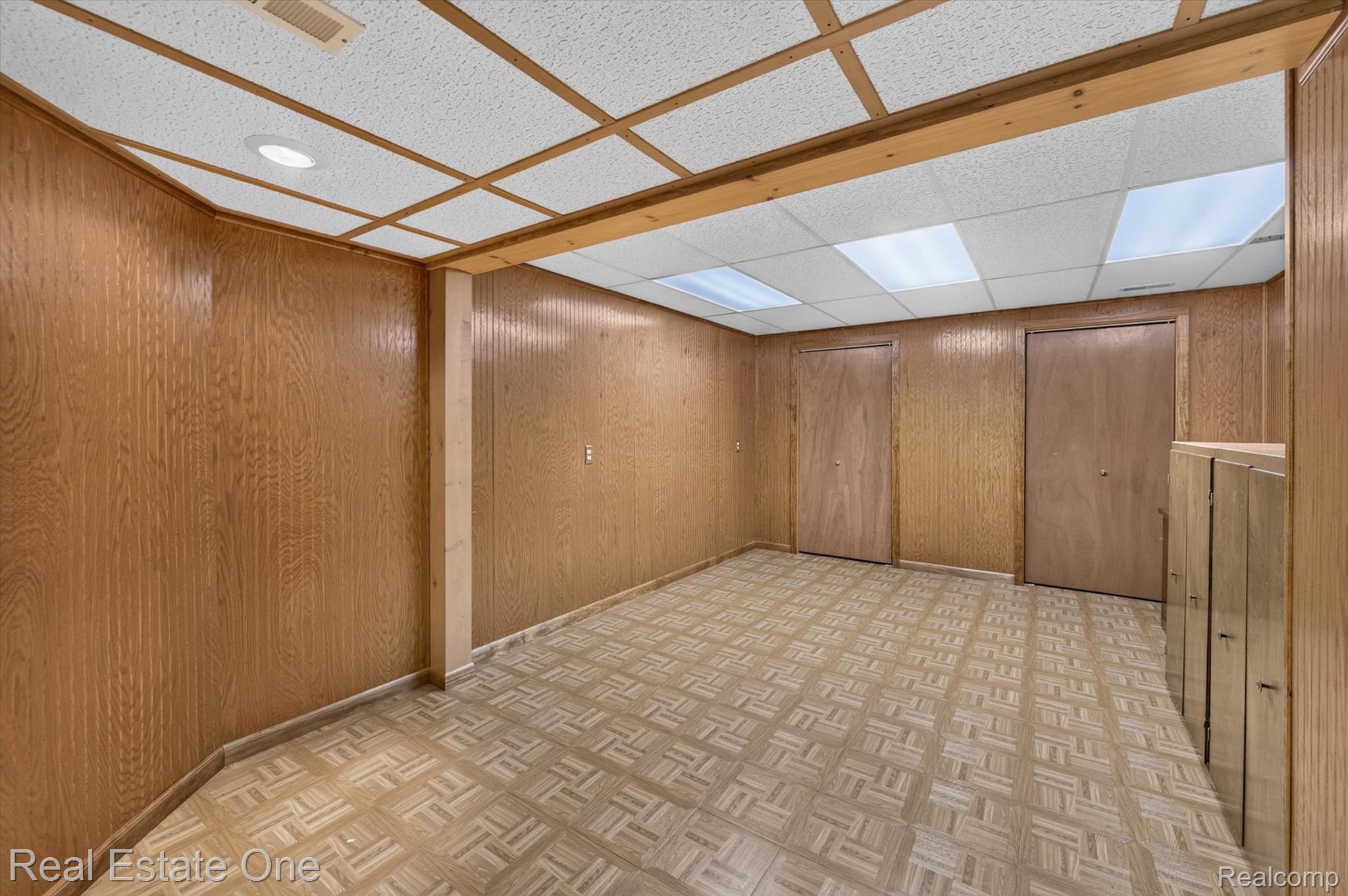 5128 Queensway Property Photo 47
