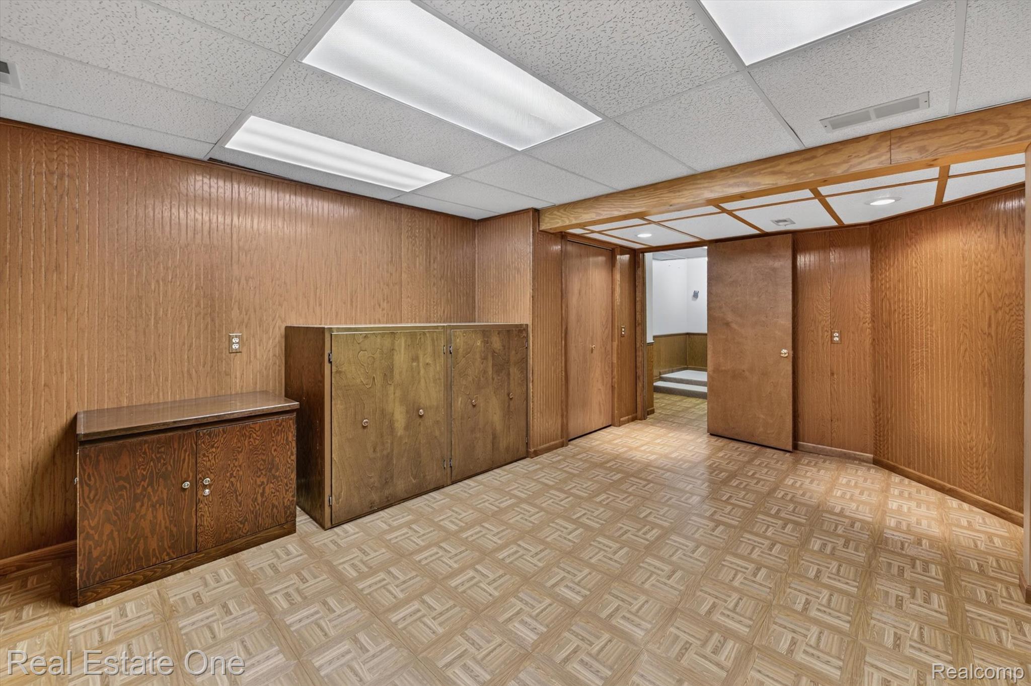 5128 Queensway Property Photo 48
