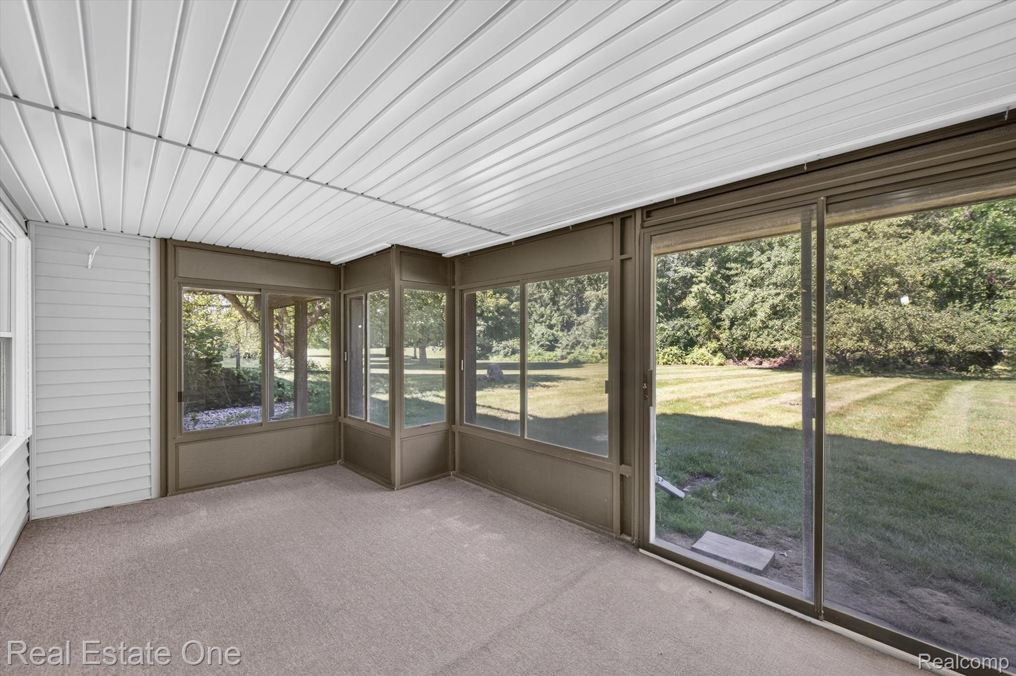 5128 Queensway Property Photo 50