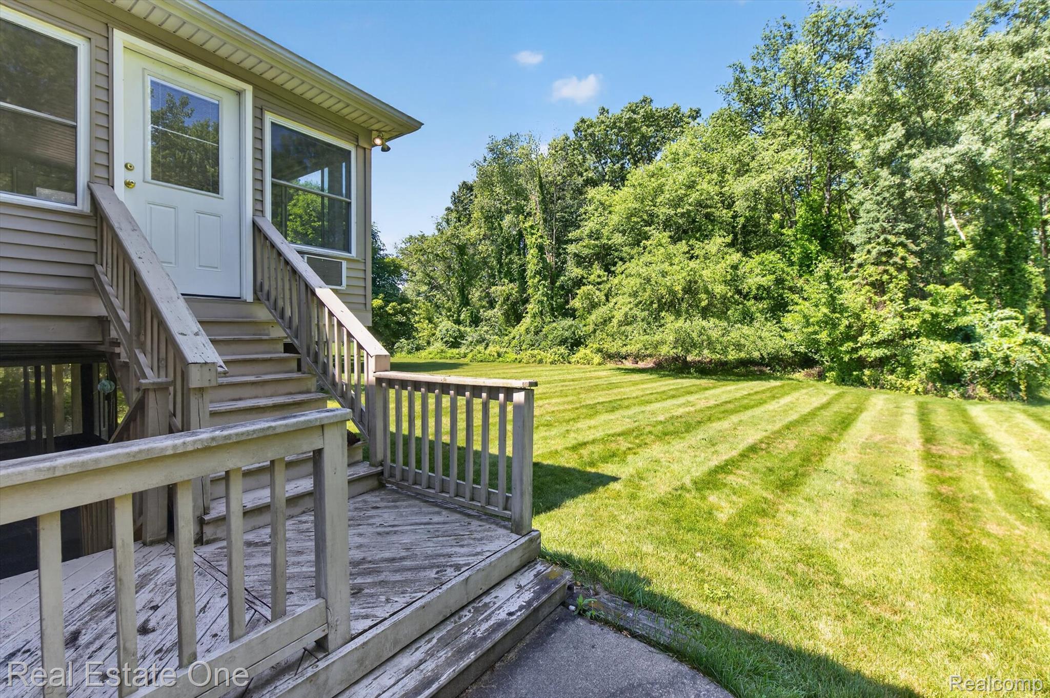 5128 Queensway Property Photo 51
