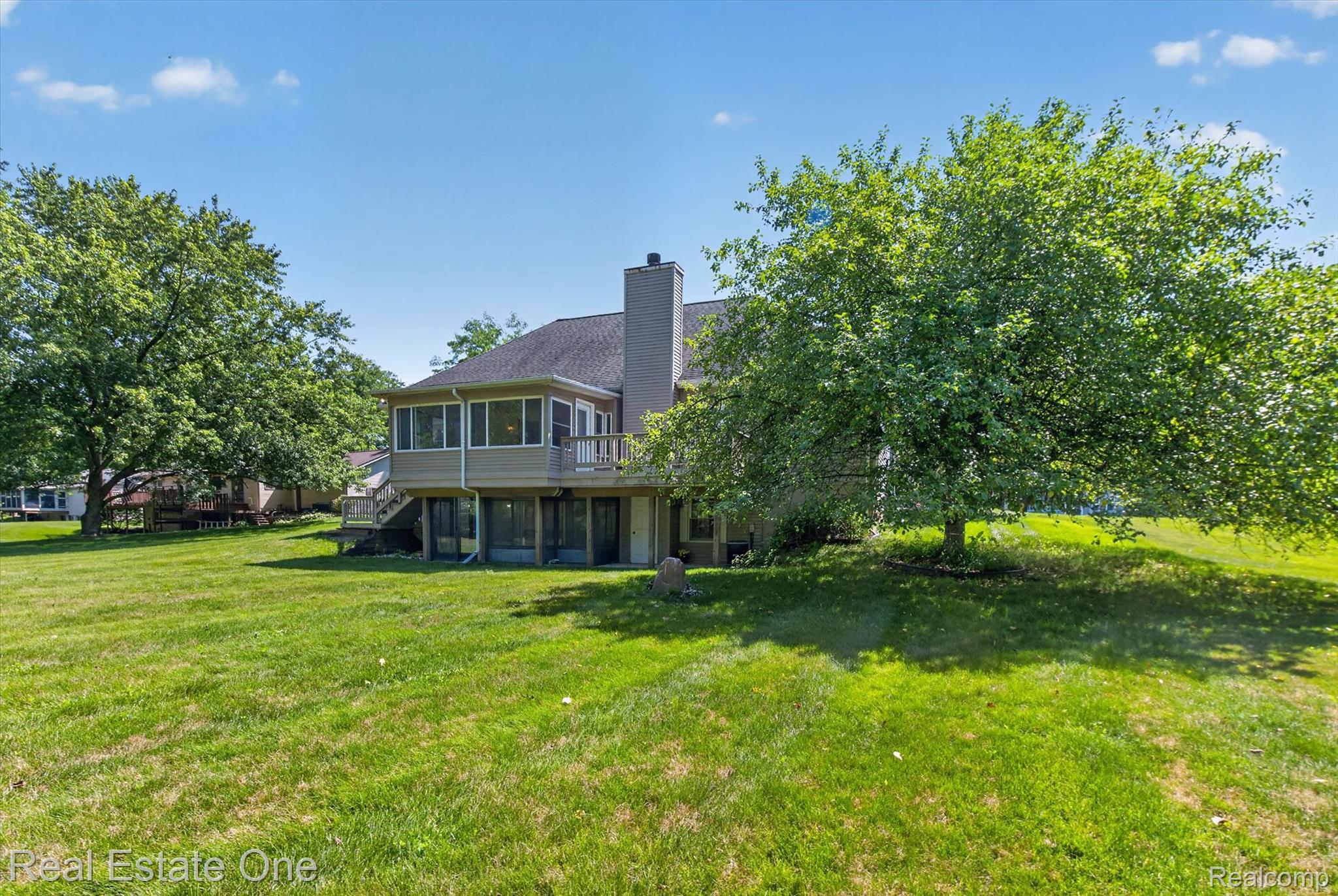 5128 Queensway Property Photo 56