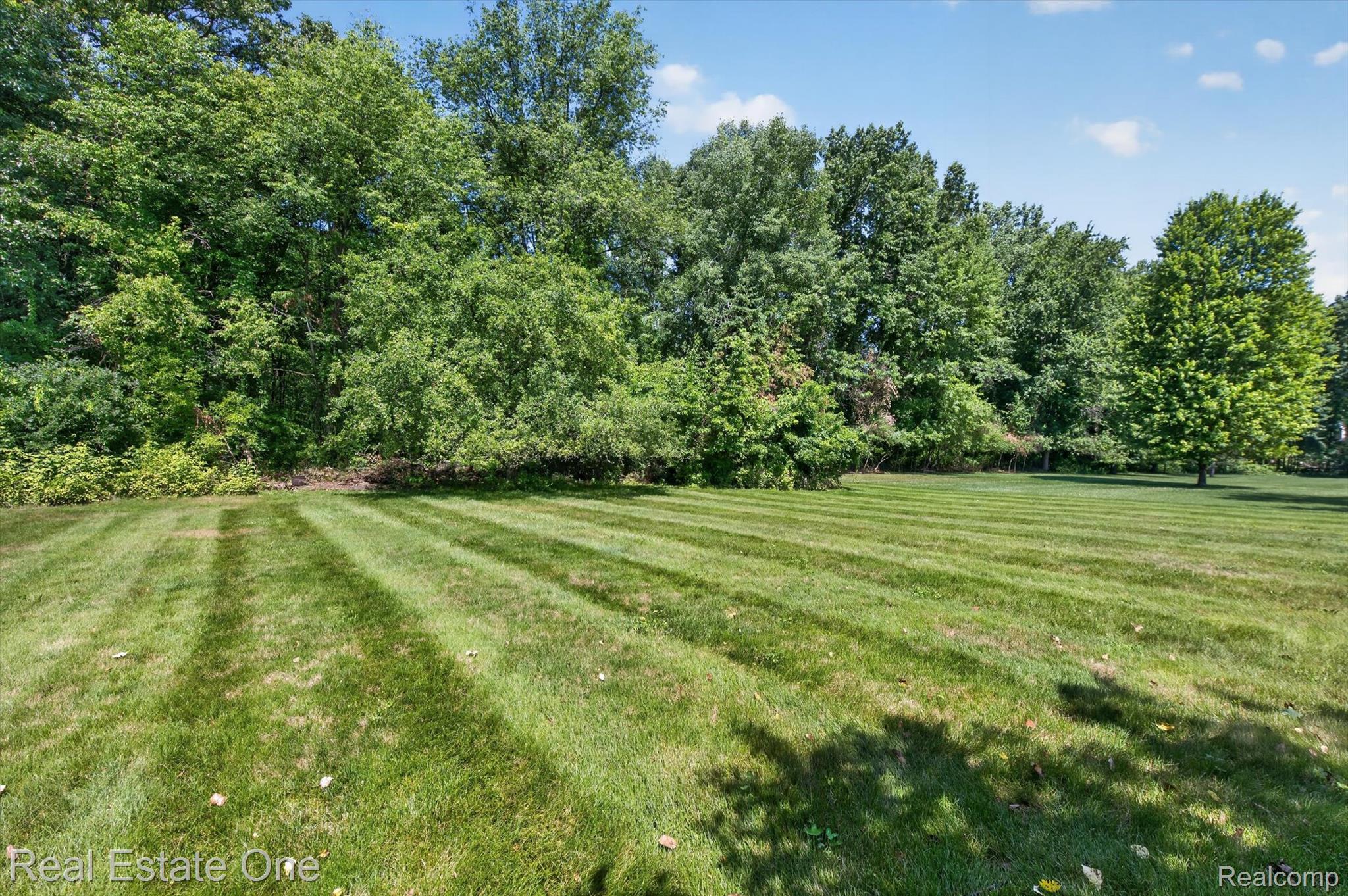 5128 Queensway Property Photo 57