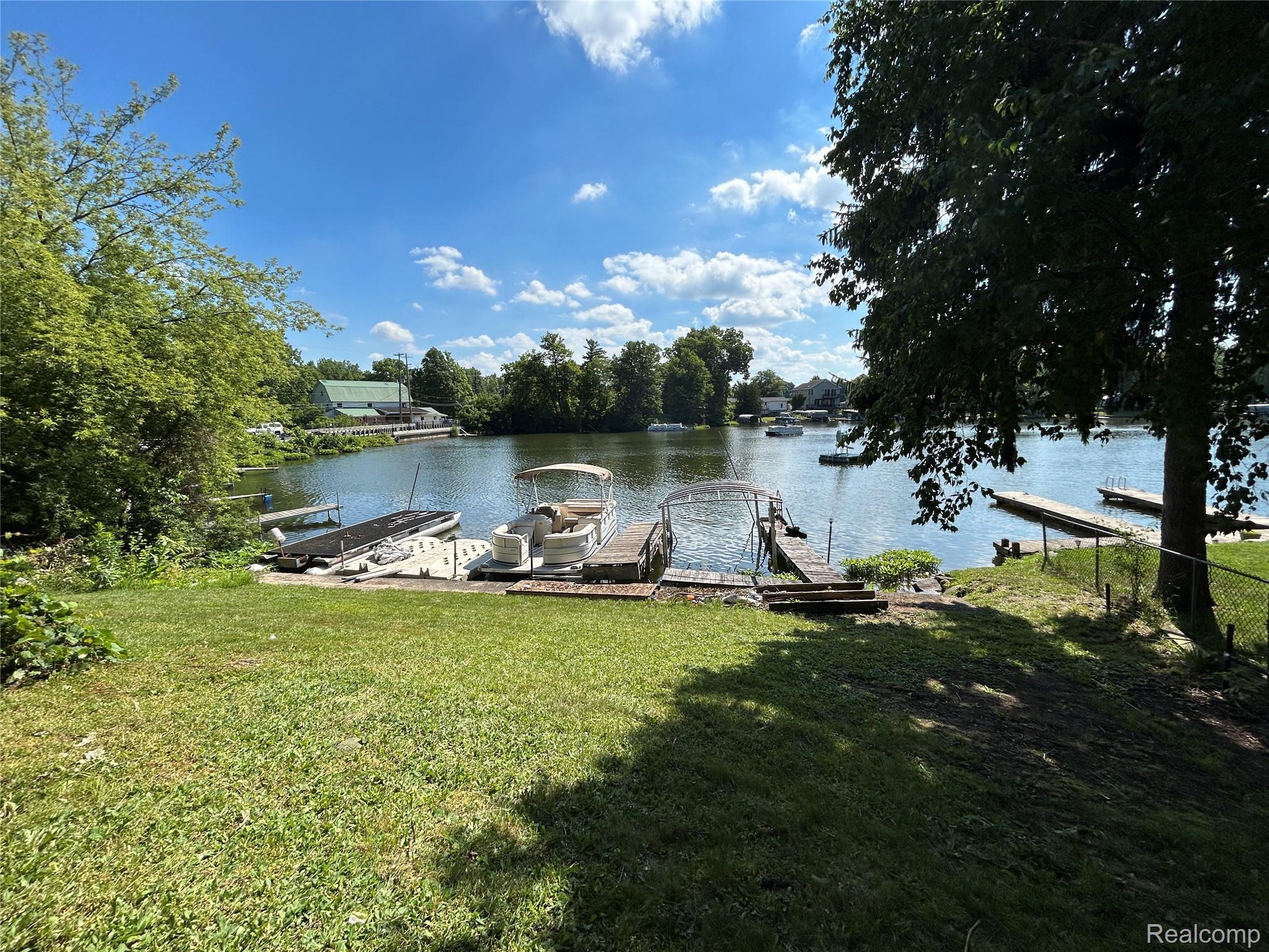 16185 Seymour Road Property Photo 4