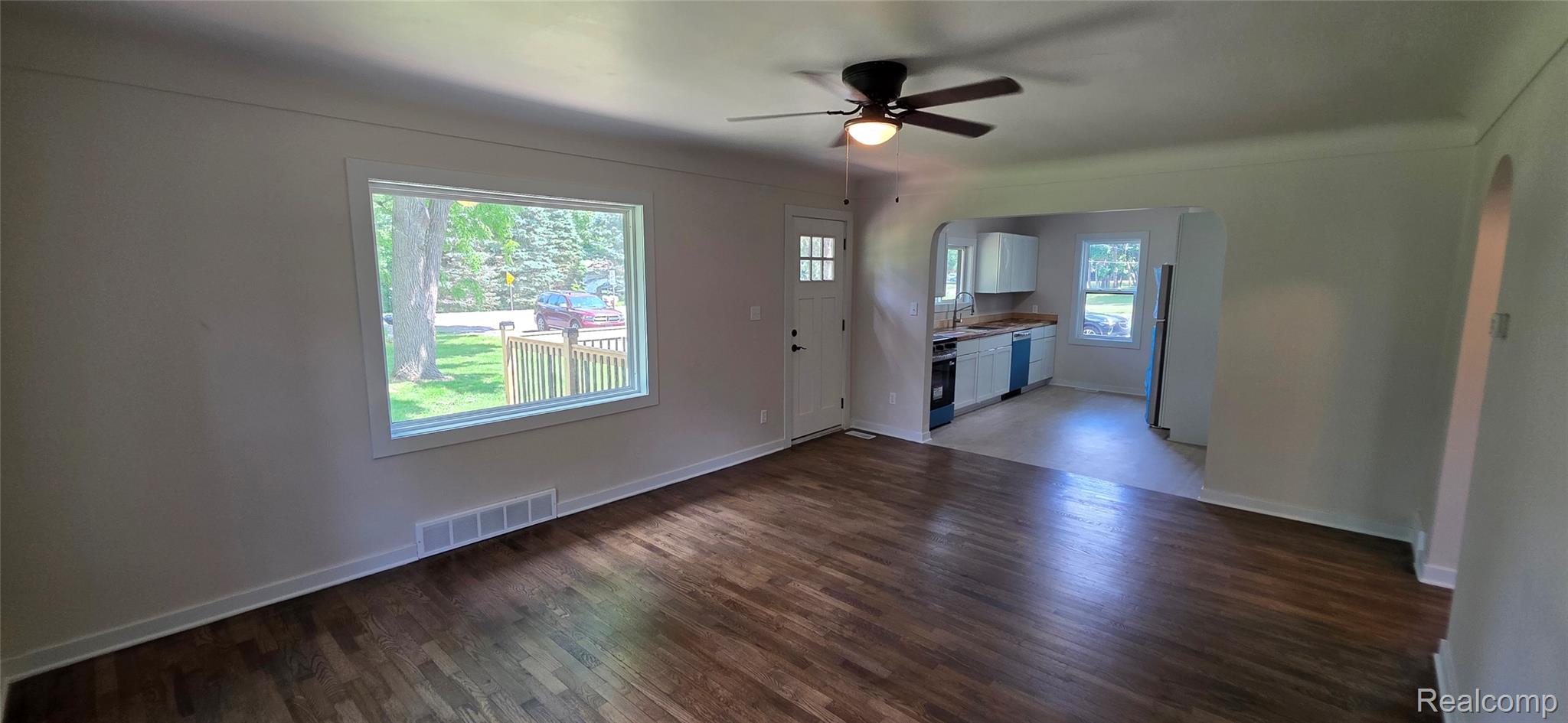 9205 Neff Road Property Photo 4
