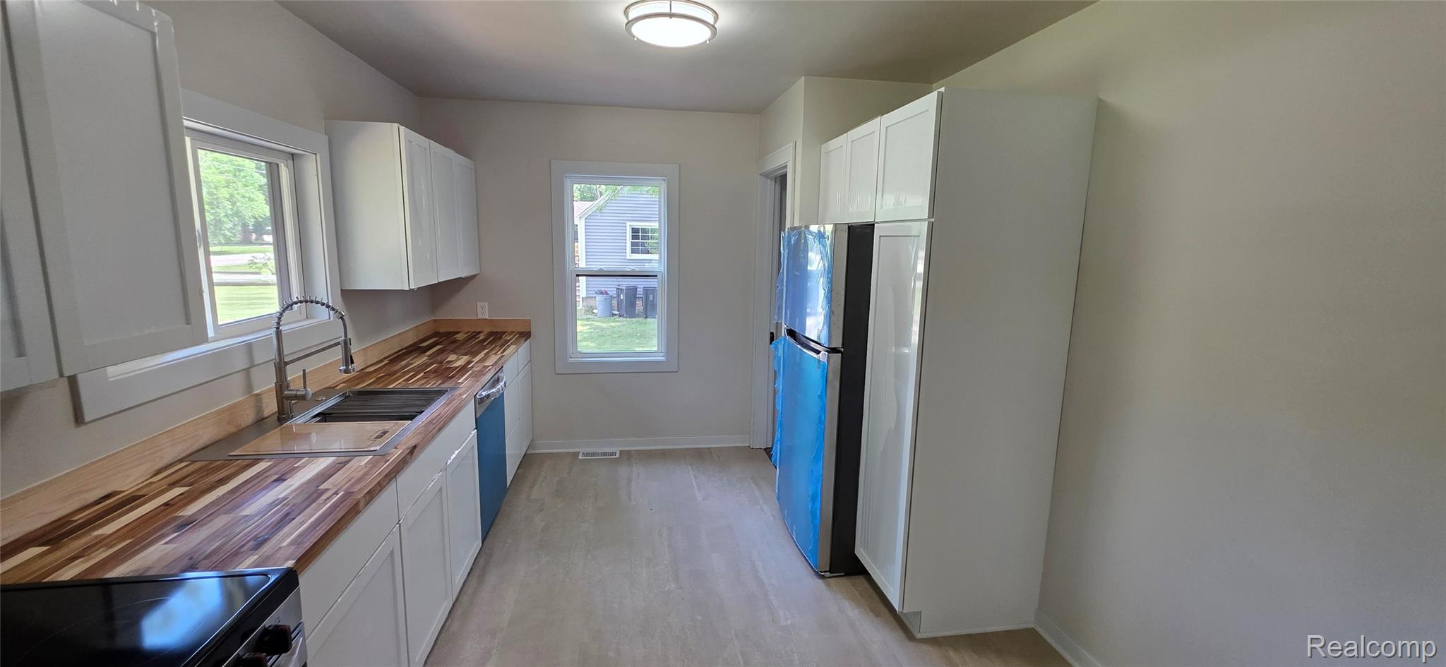 9205 Neff Road Property Photo 11