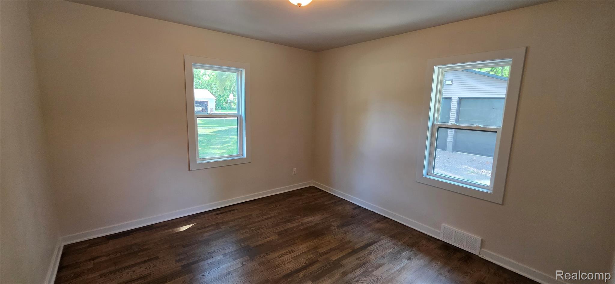 9205 Neff Road Property Photo 18