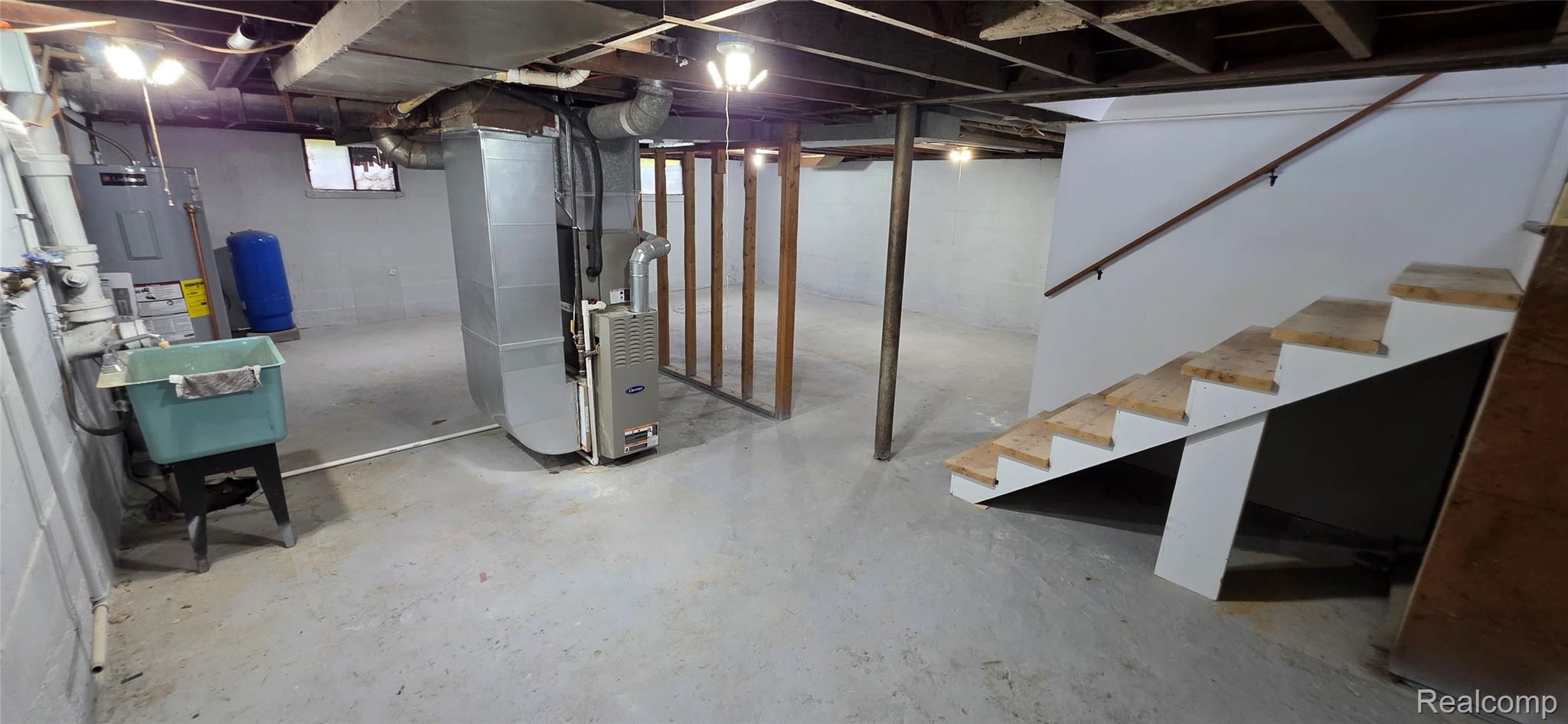 9205 Neff Road Property Photo 24