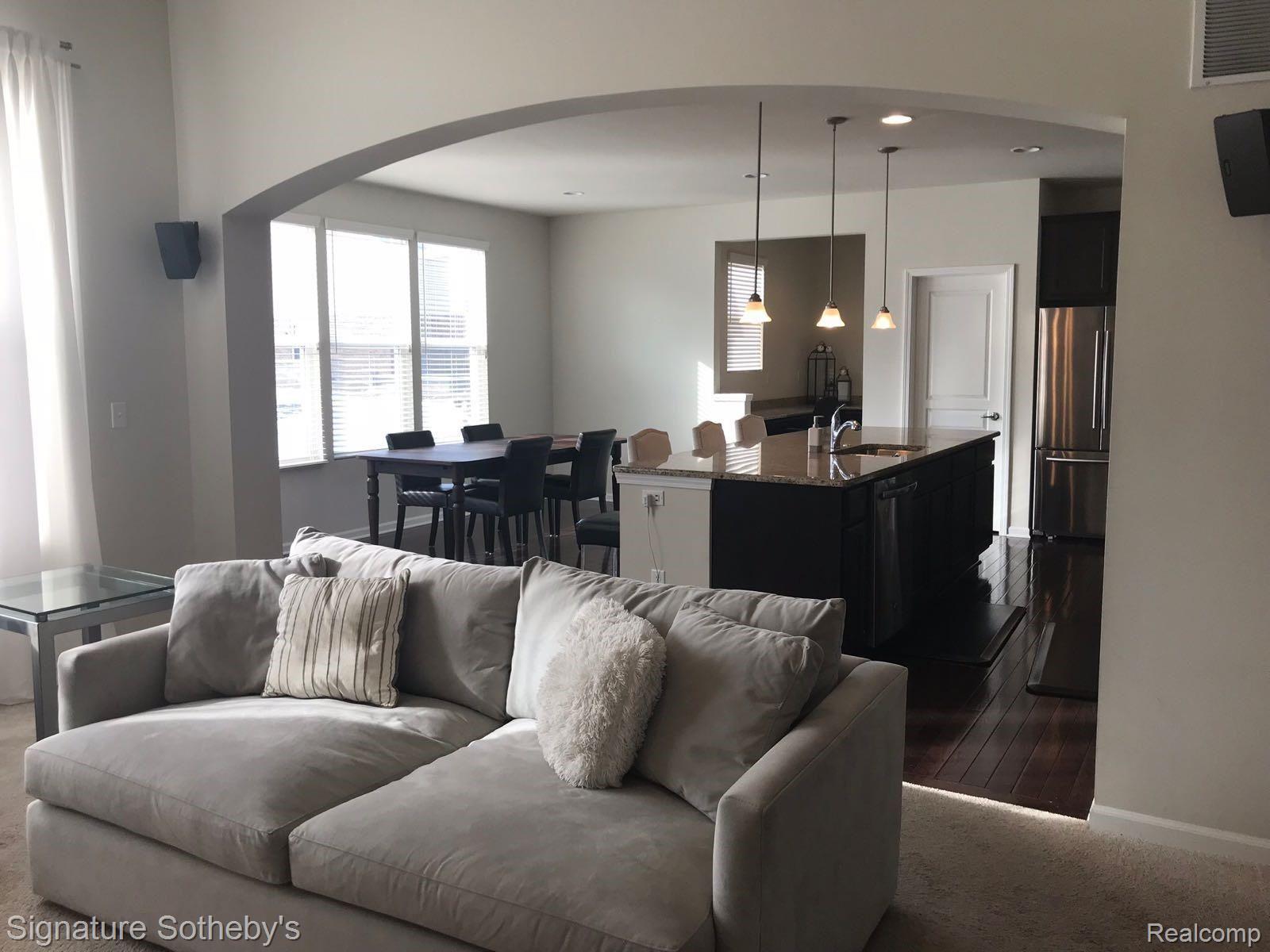 22309 Acadia Way Property Photo 6