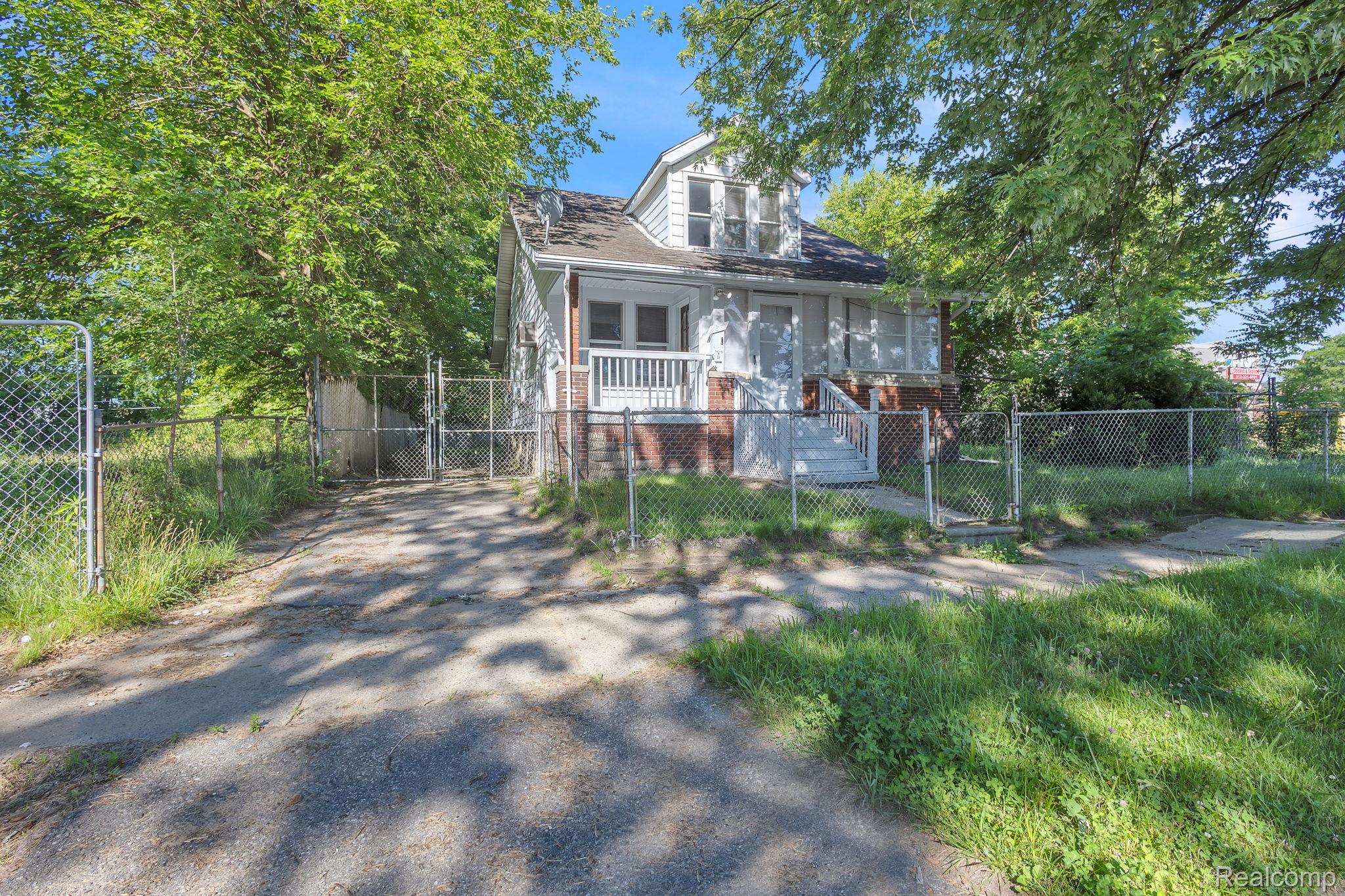 4877 Maynard Street Property Photo 2