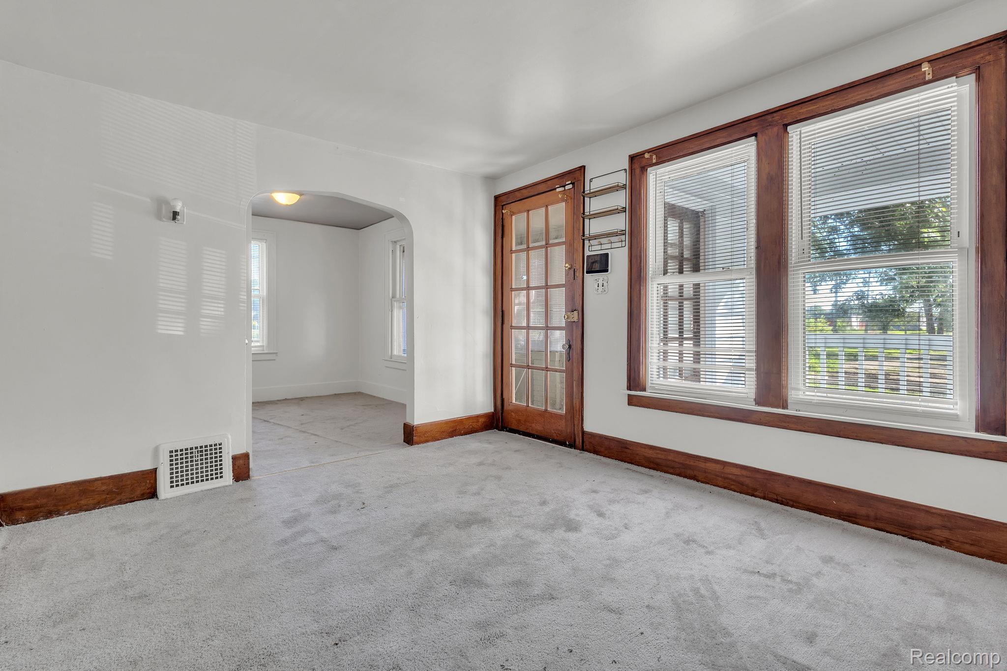 4877 Maynard Street Property Photo 4