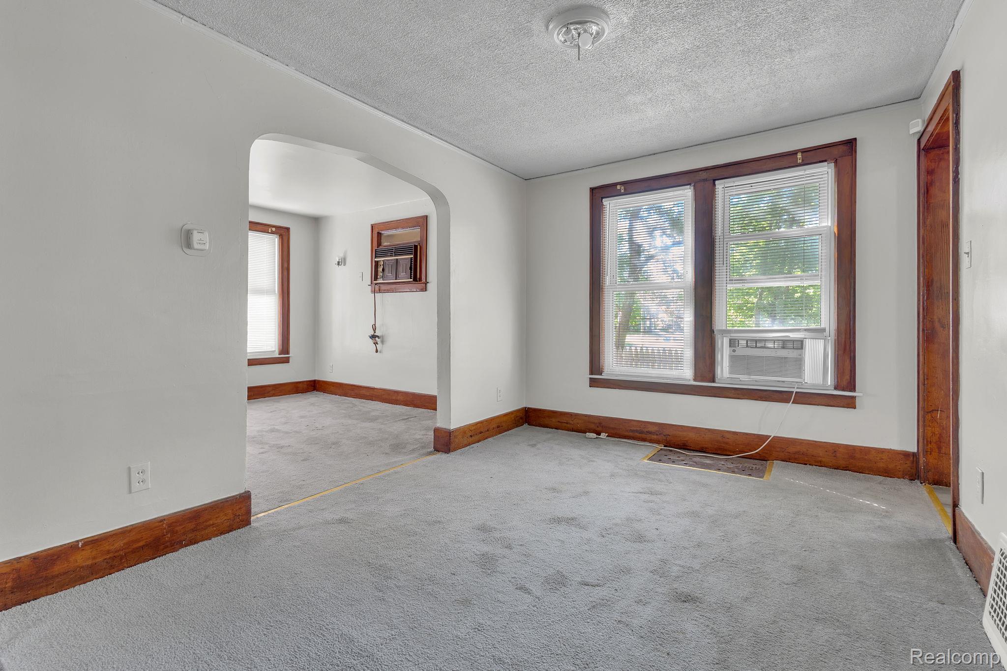 4877 Maynard Street Property Photo 11