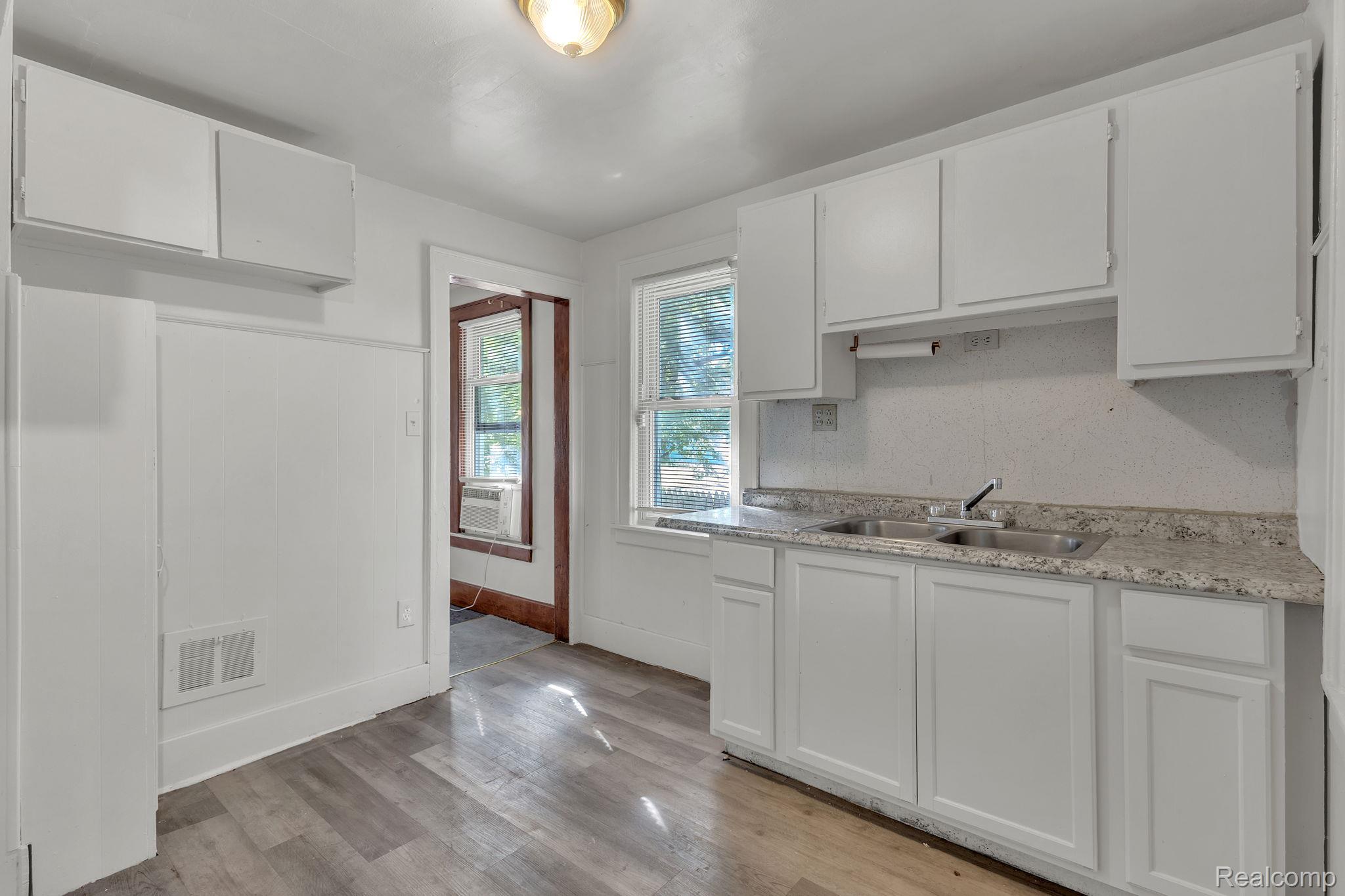 4877 Maynard Street Property Photo 12