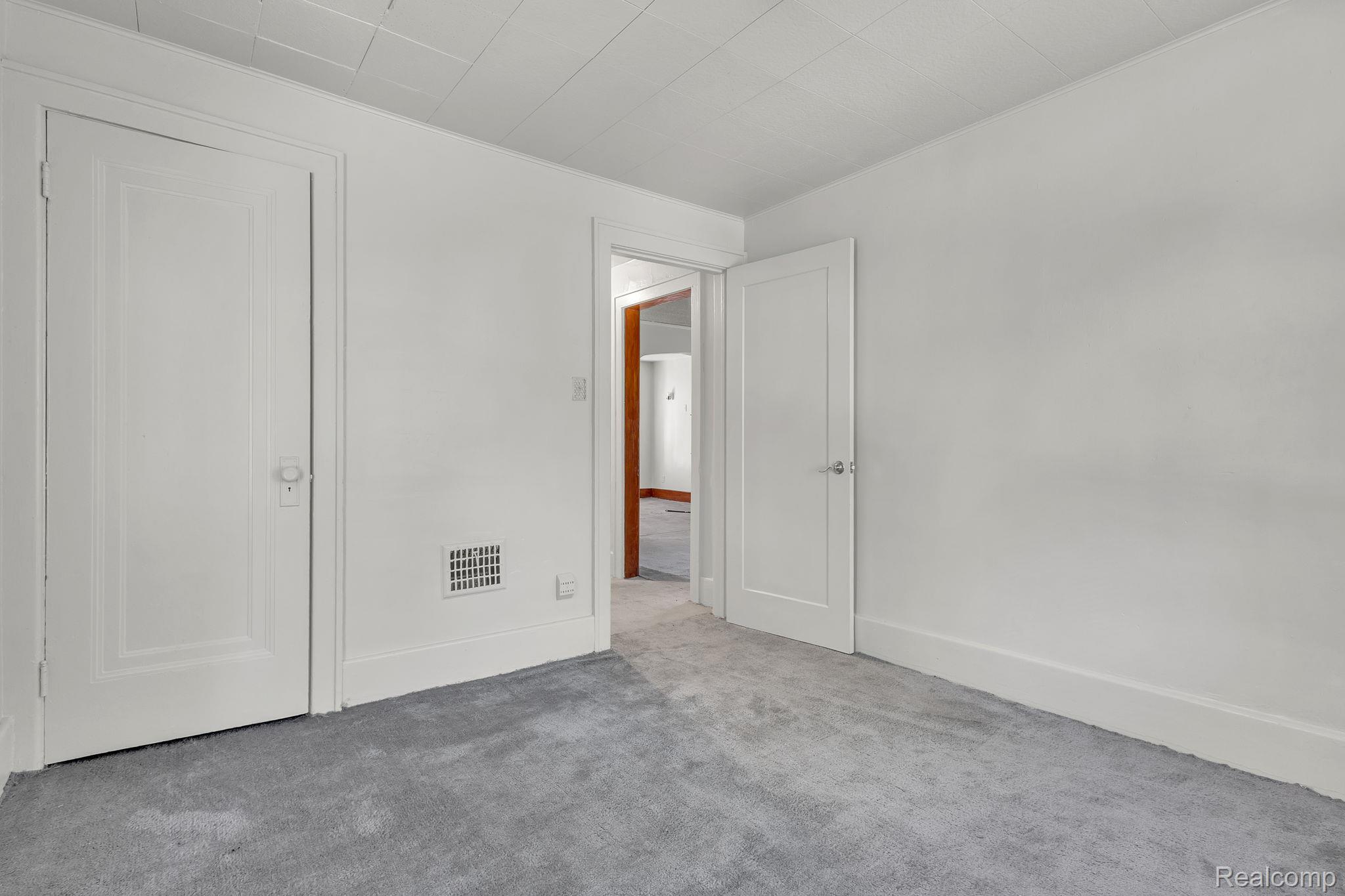 4877 Maynard Street Property Photo 17