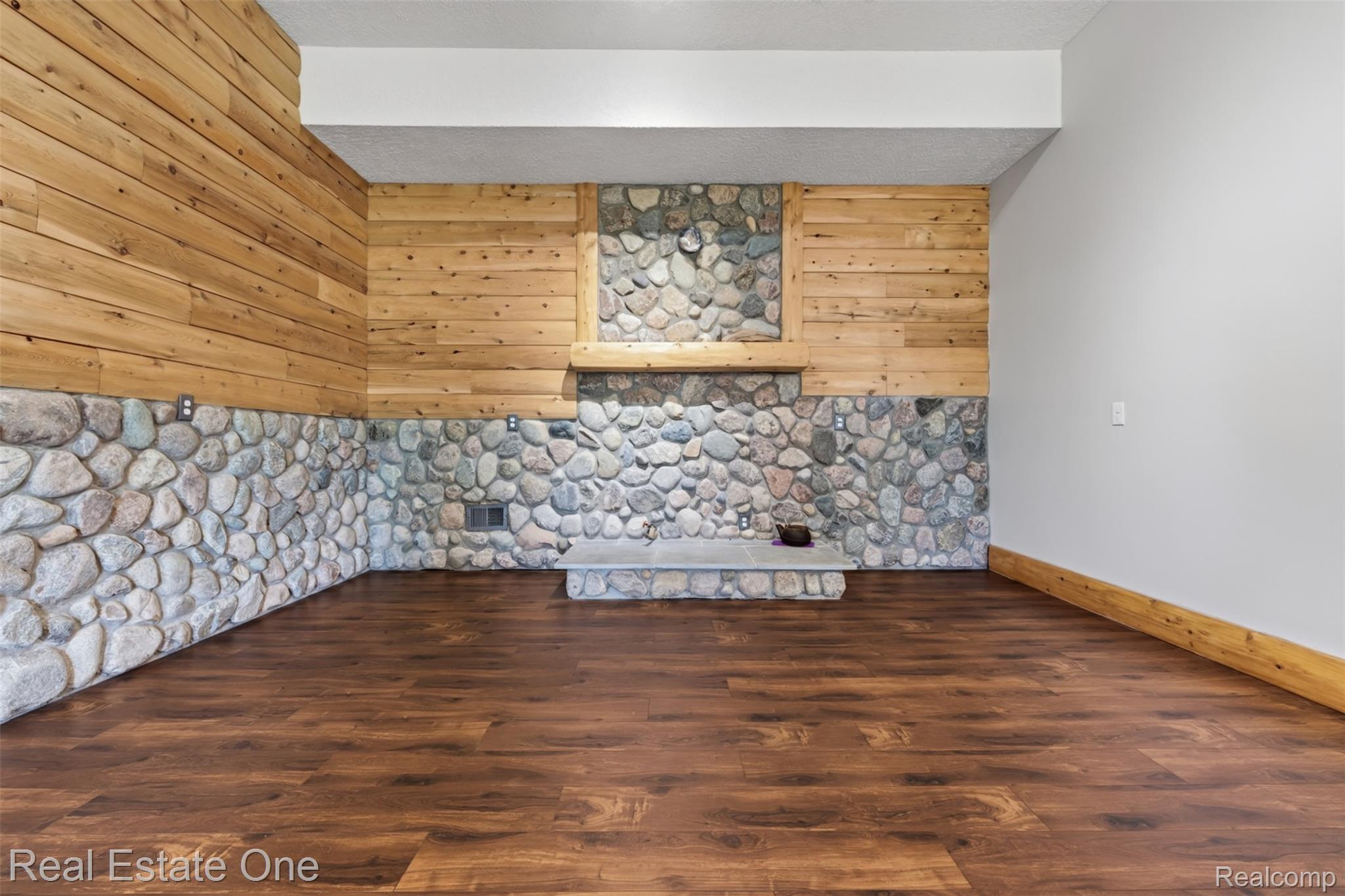 7250 Artesian Trail Property Photo 16