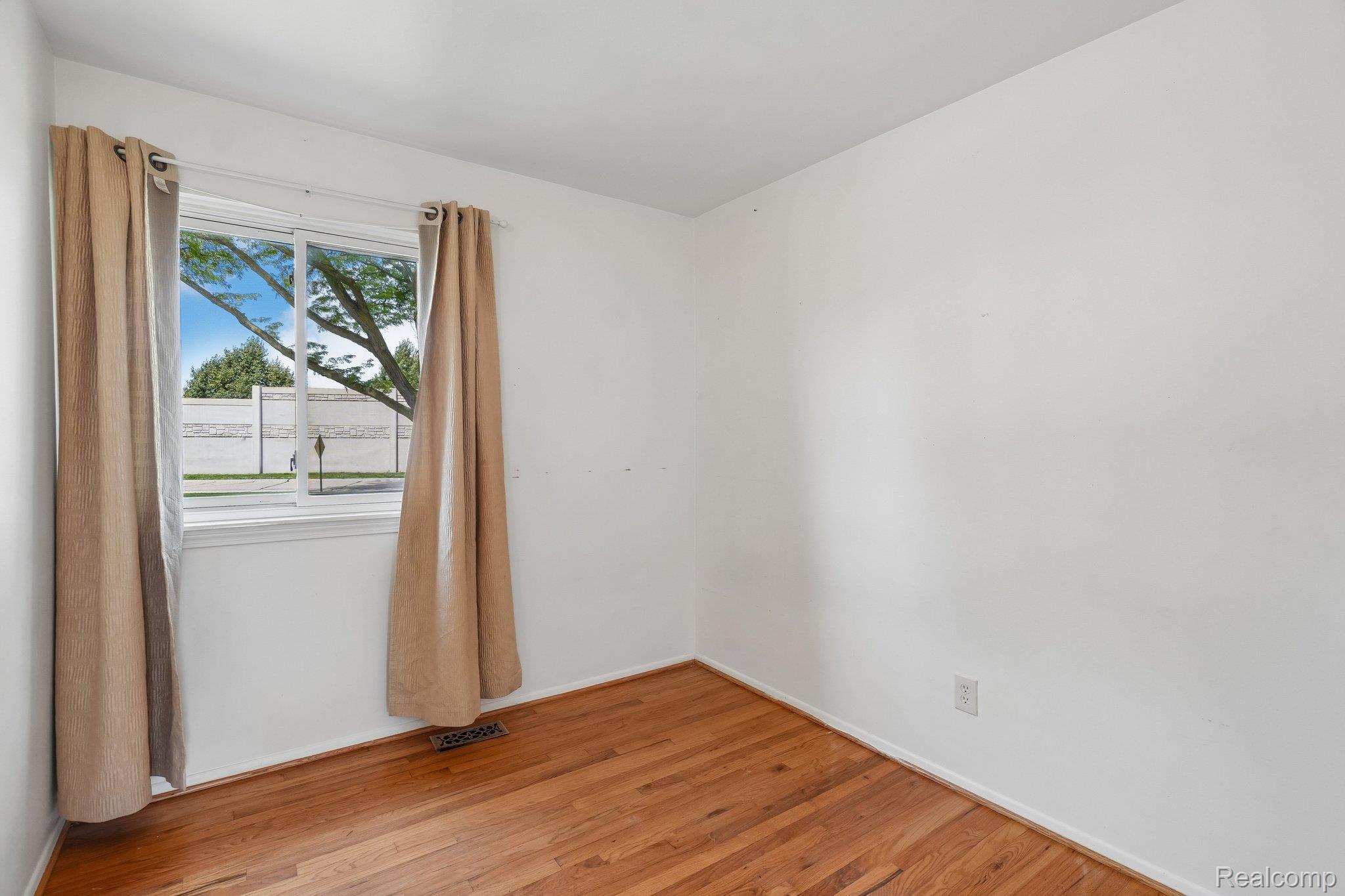 8401 18 Mile Road 112 Property Photo 15