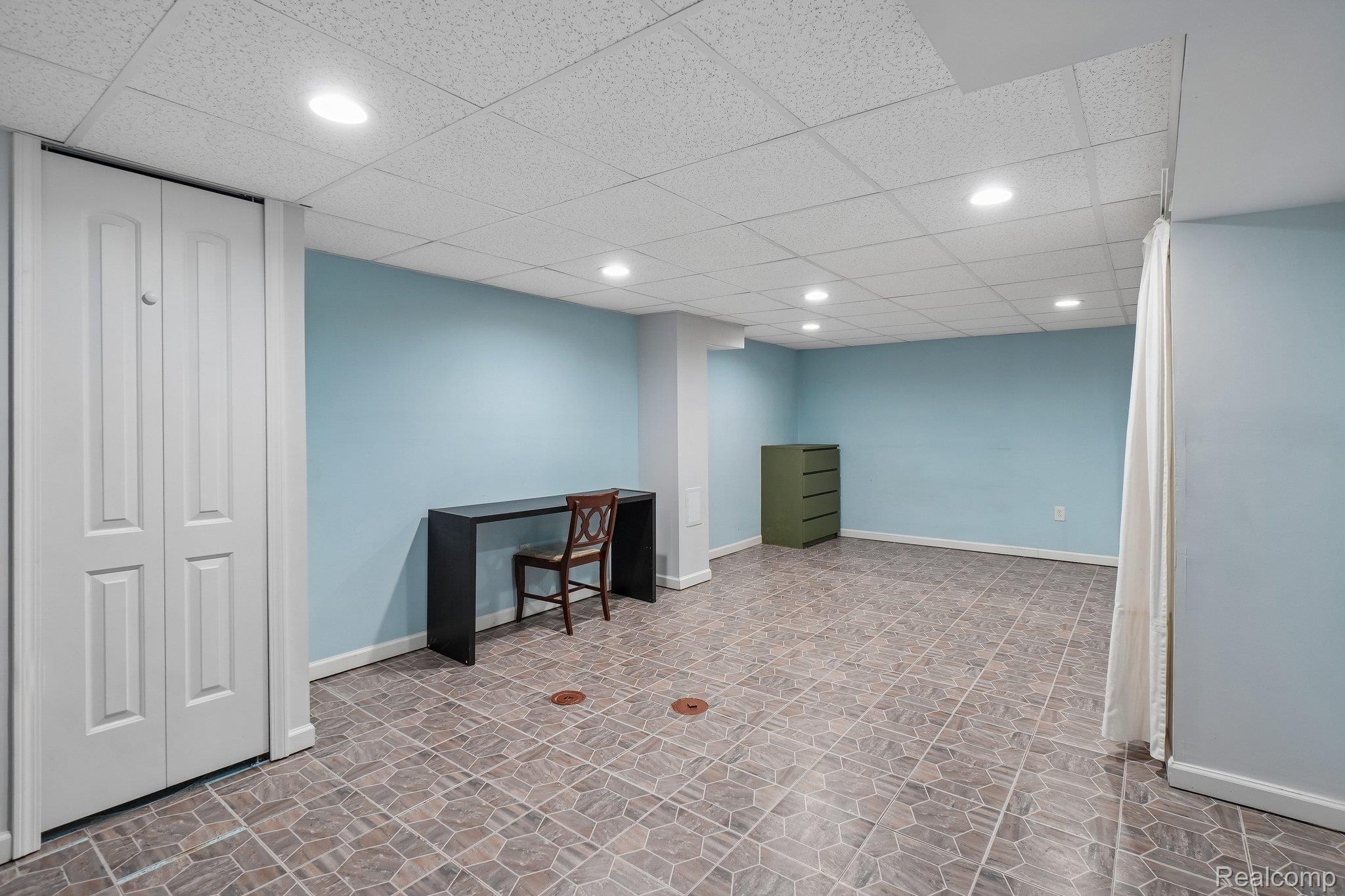 8401 18 Mile Road 112 Property Photo 18