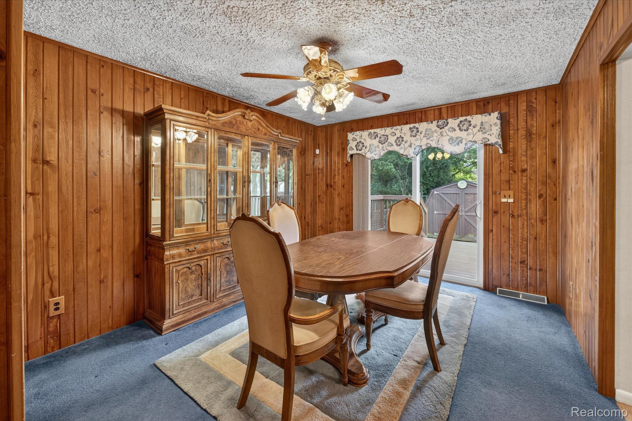 2721 Edgefield Drive Property Photo 9
