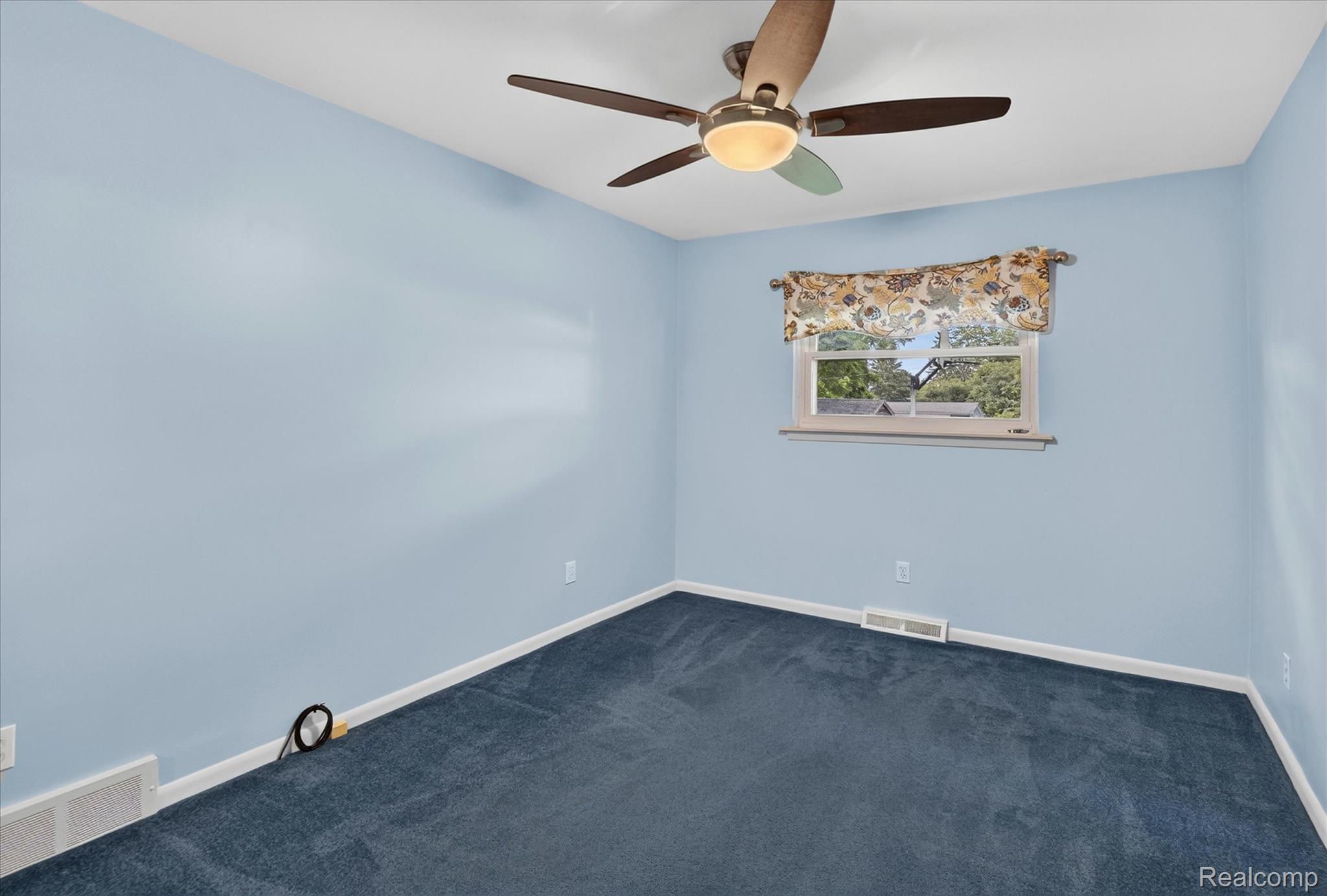 2721 Edgefield Drive Property Photo 11
