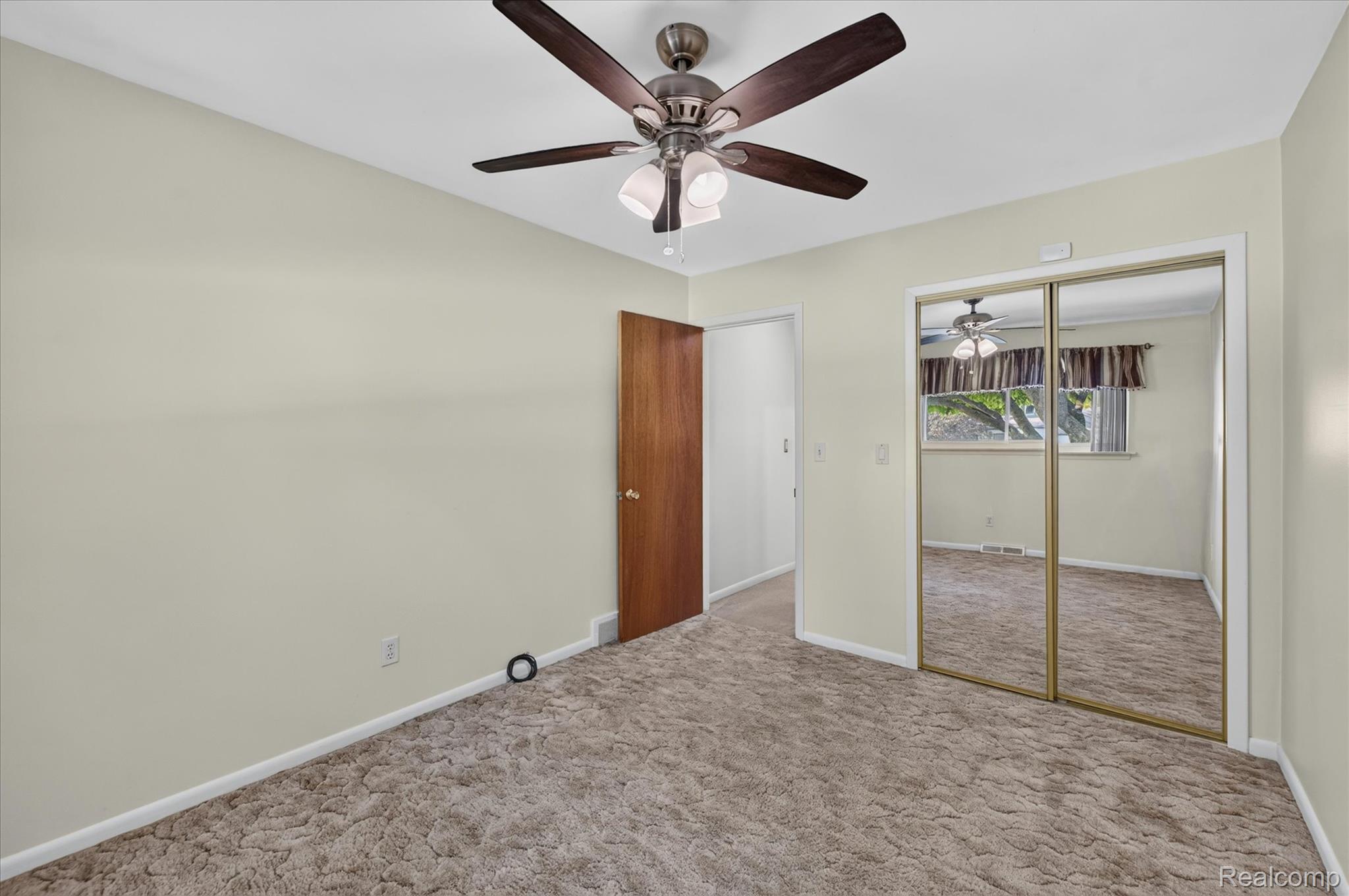 2721 Edgefield Drive Property Photo 14
