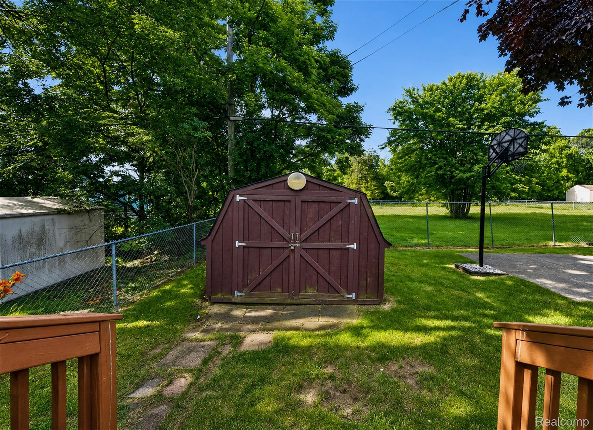 2721 Edgefield Drive Property Photo 18