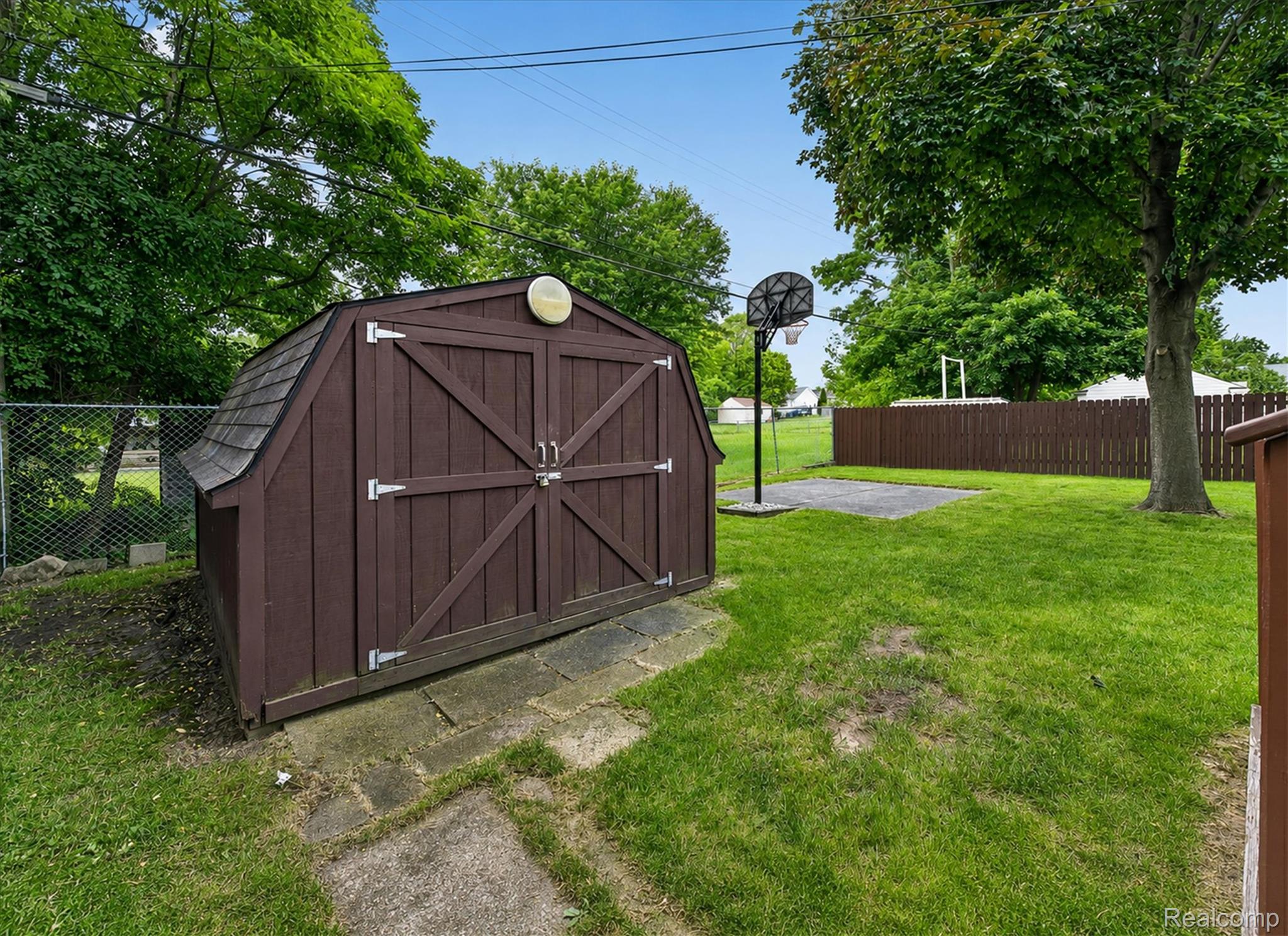 2721 Edgefield Drive Property Photo 21