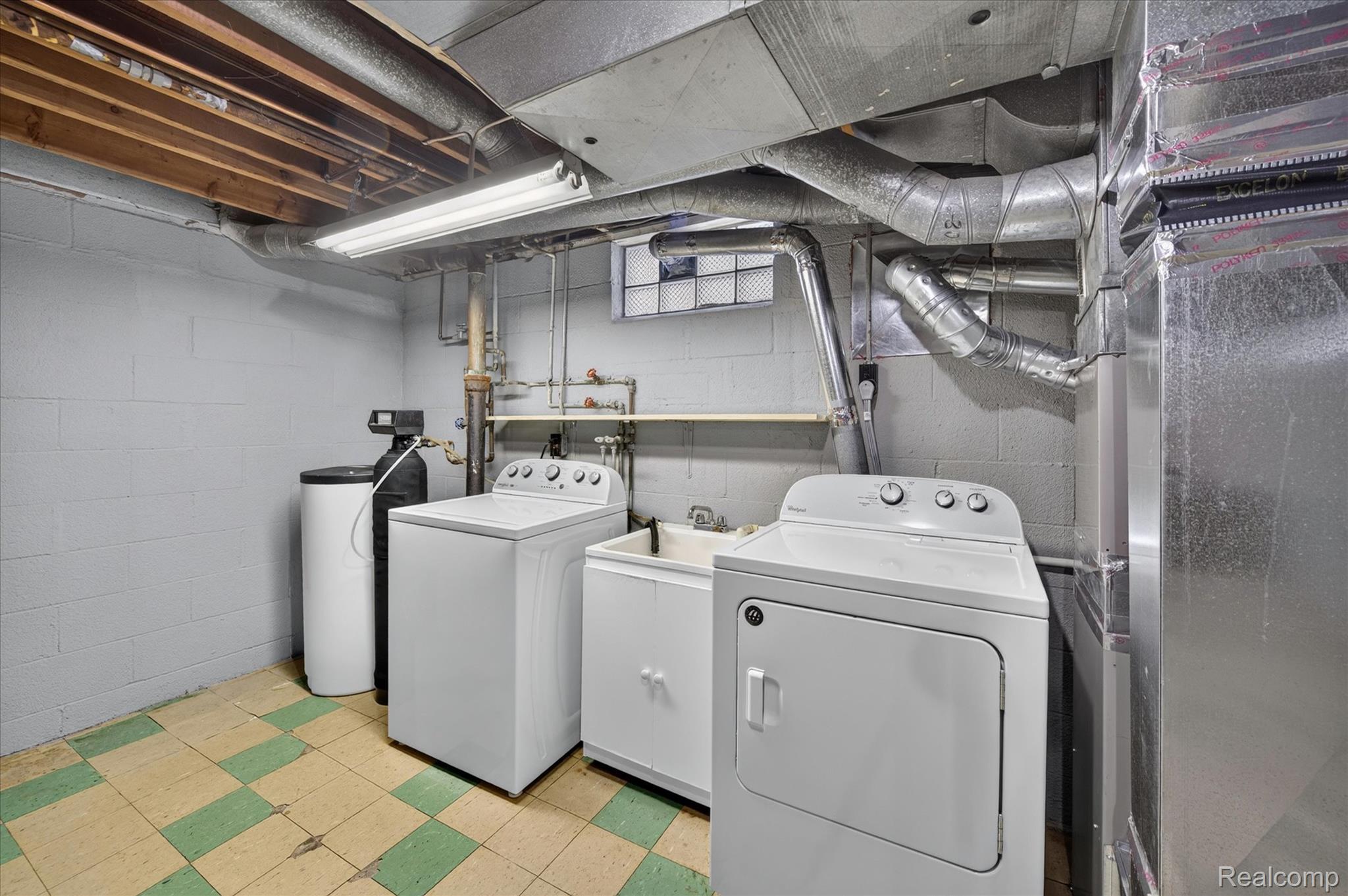 2721 Edgefield Drive Property Photo 24