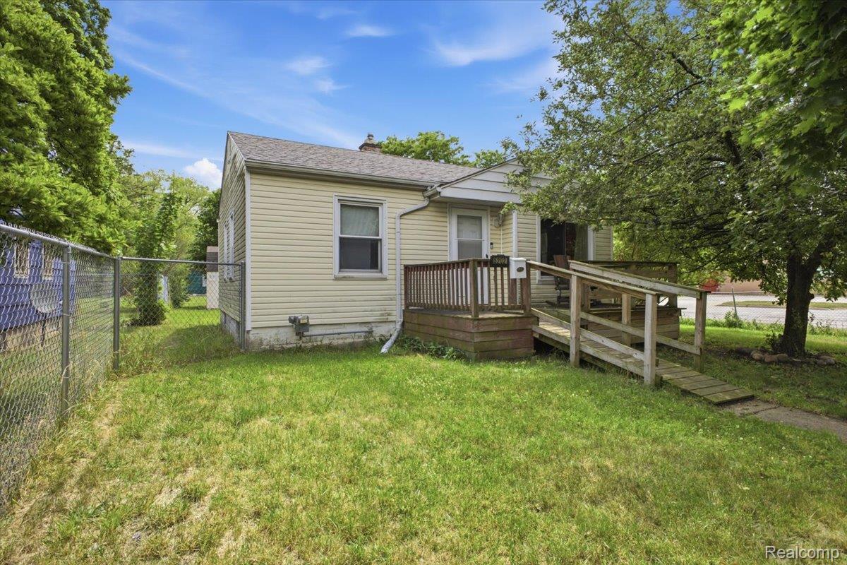 5202 Dupont Street Property Photo 1
