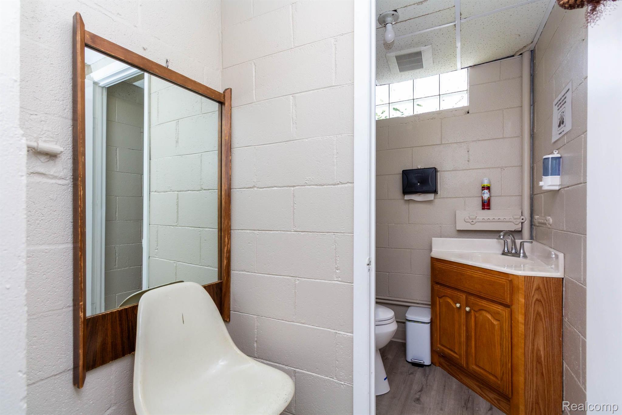 1196 Joslyn Avenue Property Photo 24
