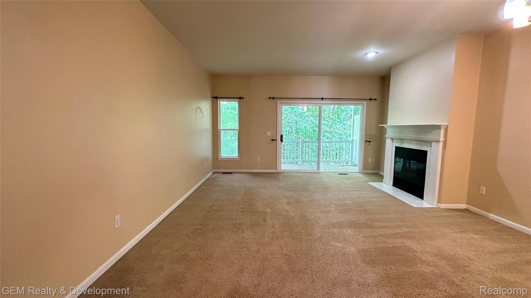 5555 Woodruff Shore Drive Property Photo 11