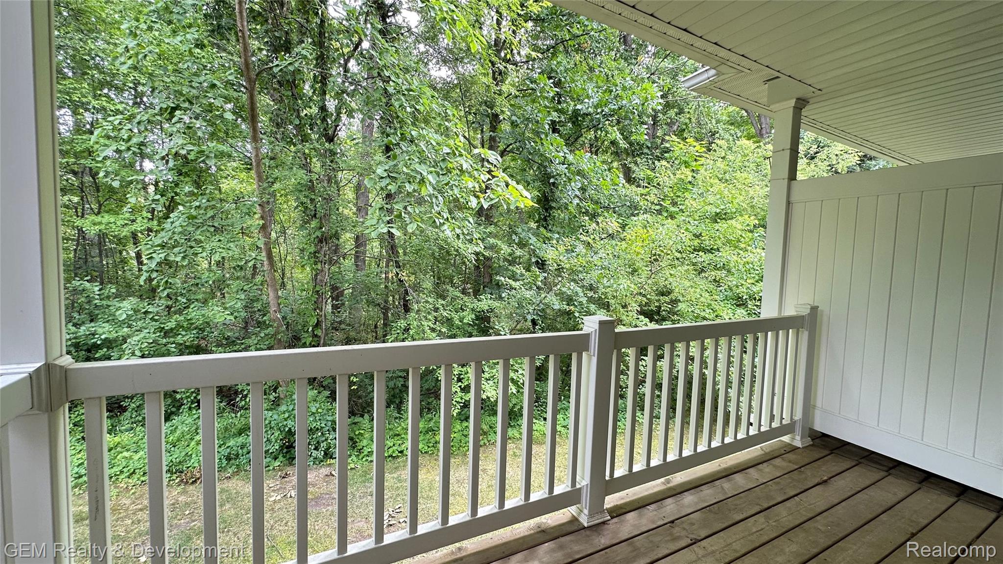 5555 Woodruff Shore Drive Property Photo 13