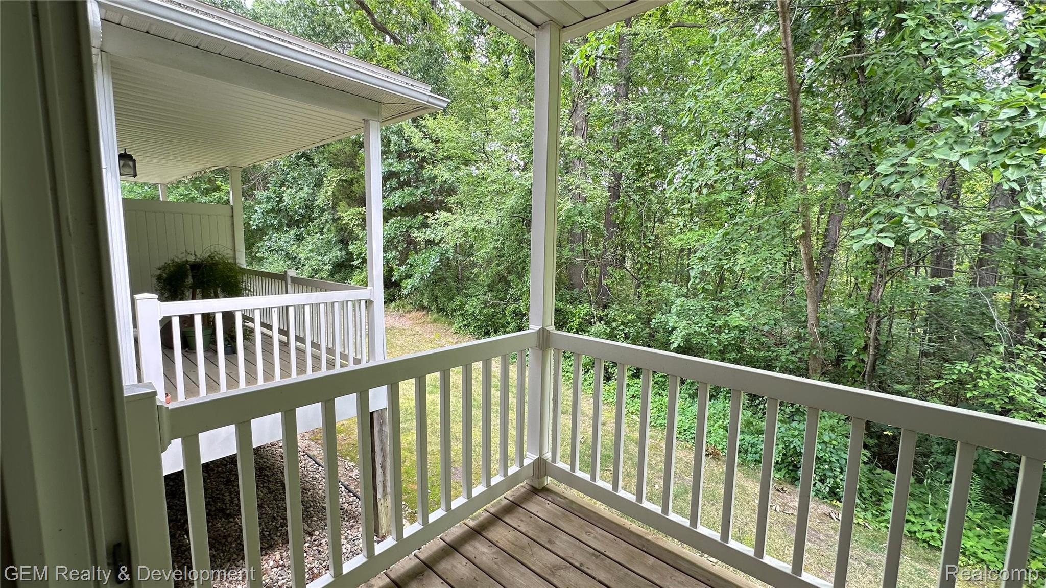 5555 Woodruff Shore Drive Property Photo 14