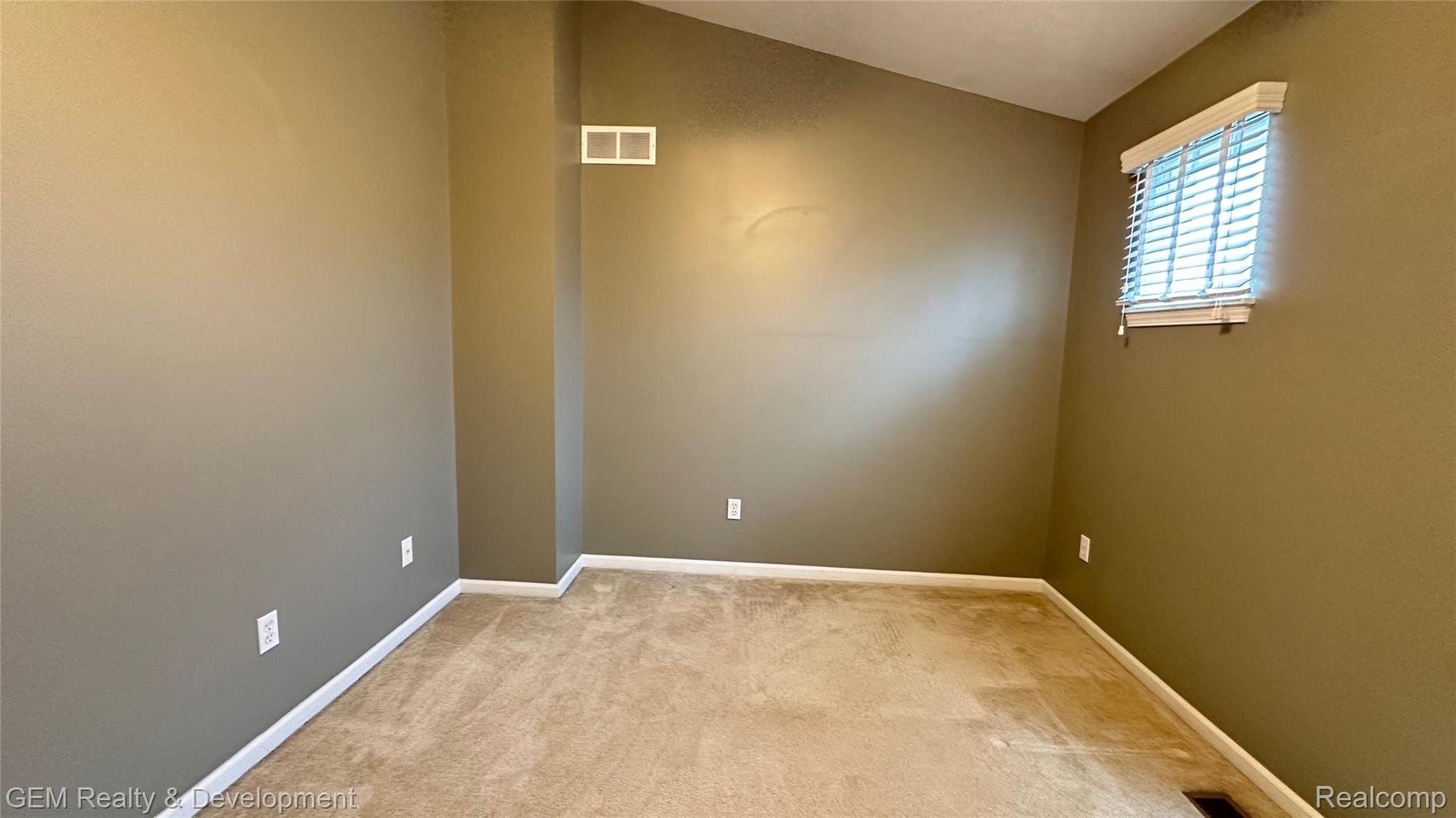 5555 Woodruff Shore Drive Property Photo 24