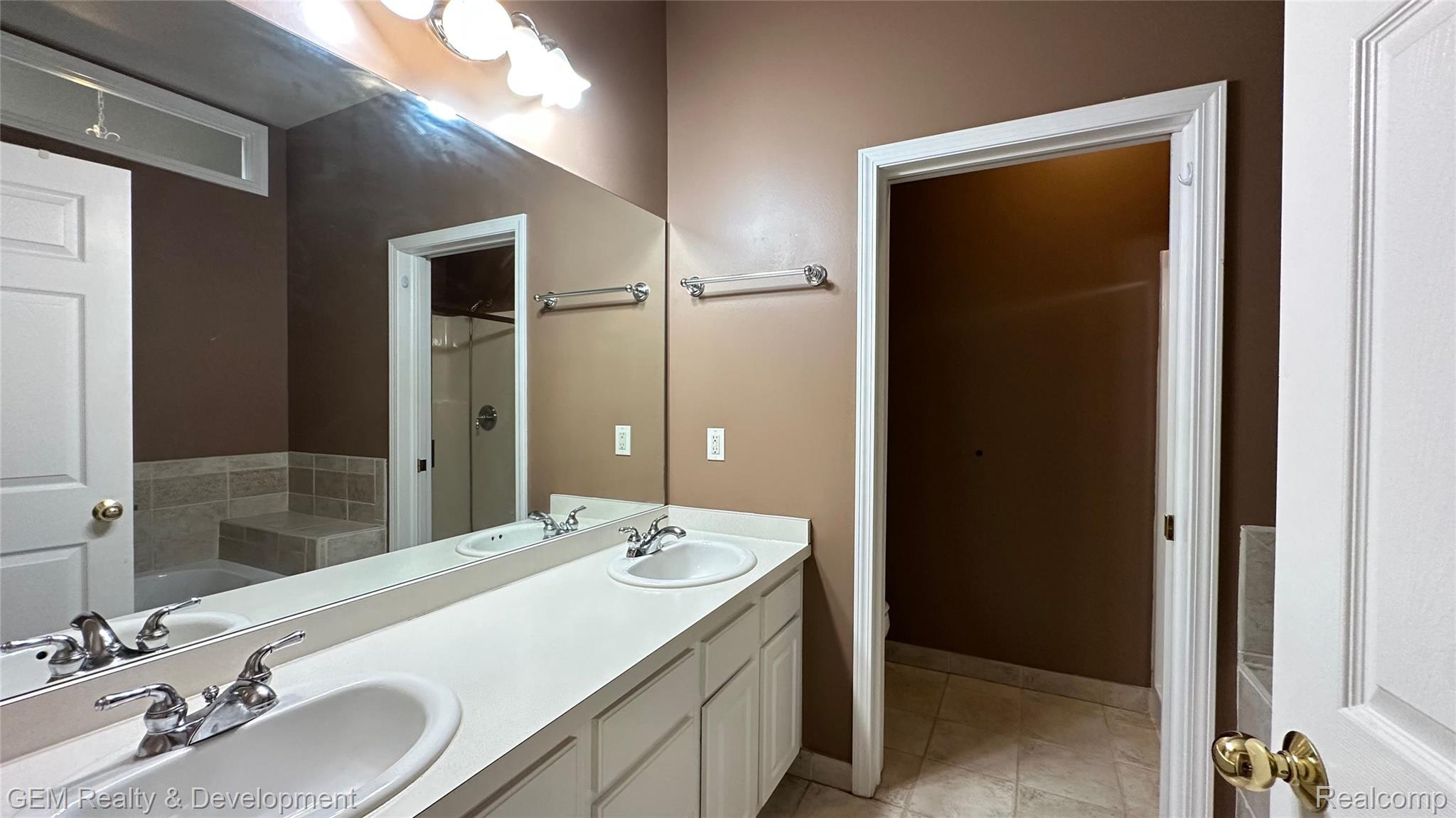 5555 Woodruff Shore Drive Property Photo 35