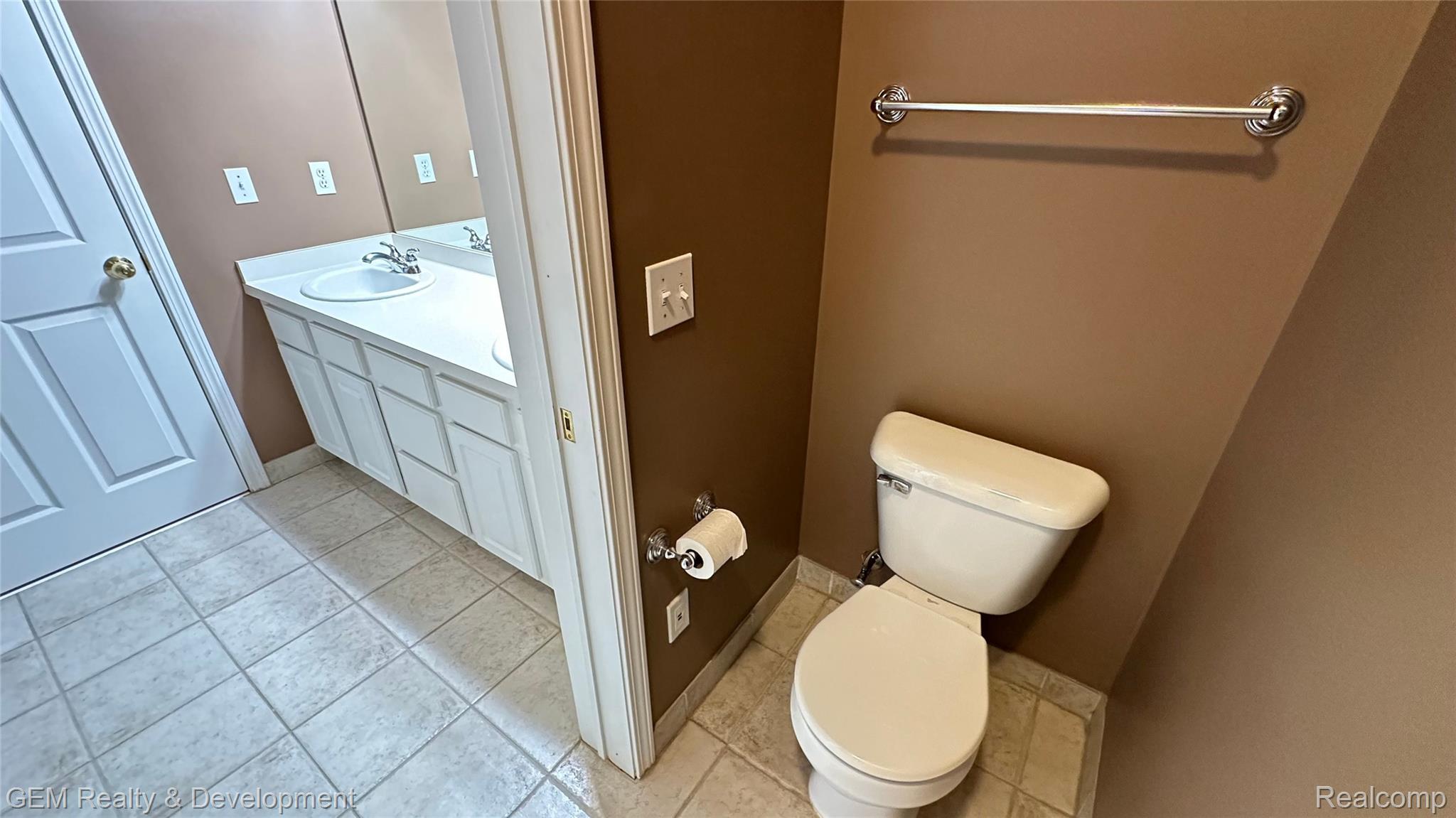 5555 Woodruff Shore Drive Property Photo 37