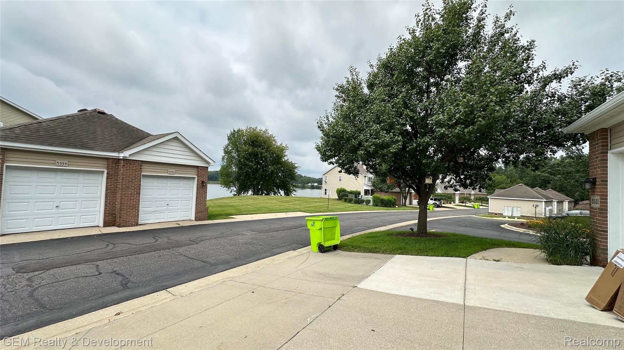 5555 Woodruff Shore Drive Property Photo 44