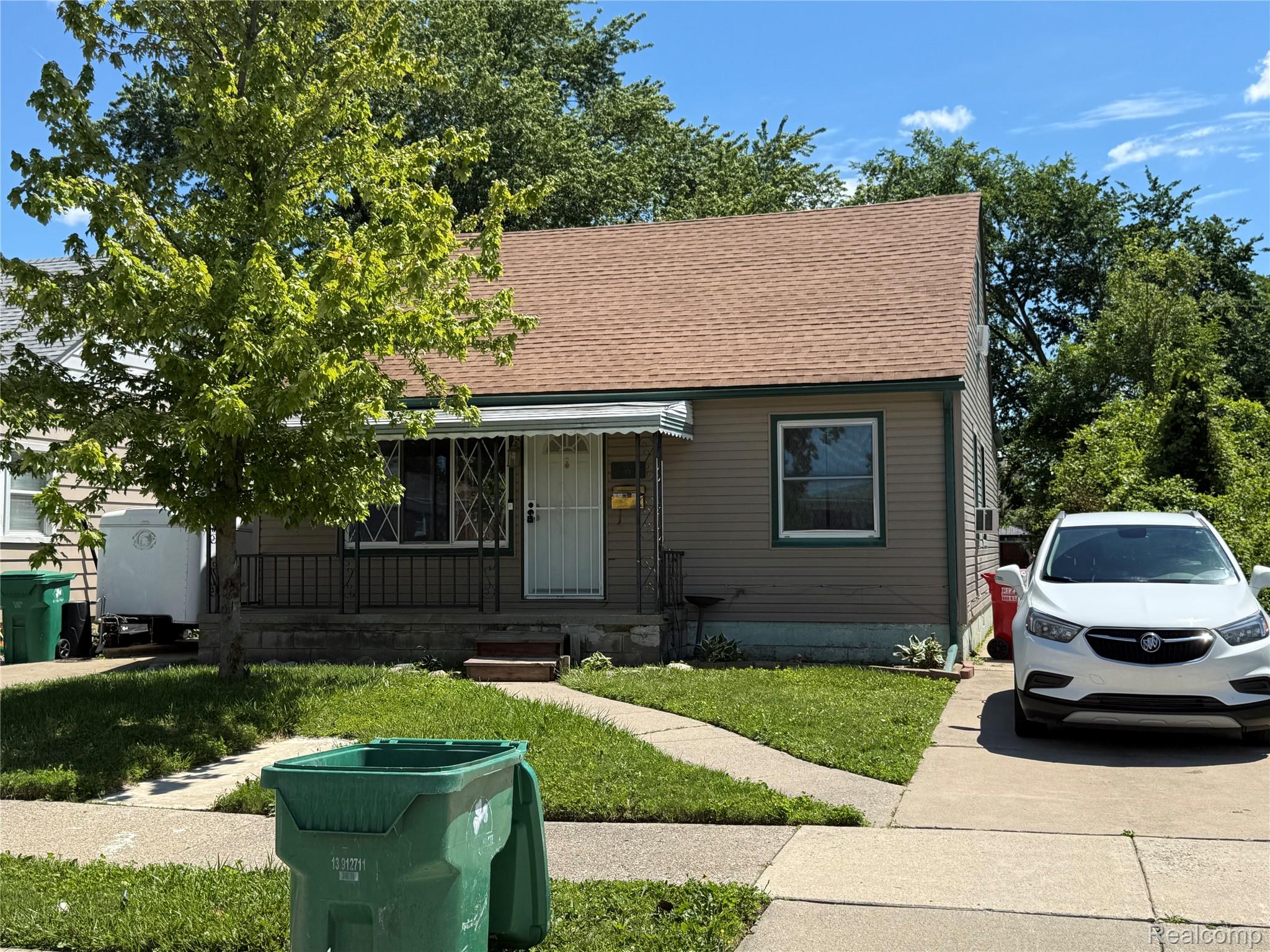 24646 Grove Avenue Property Photo 1