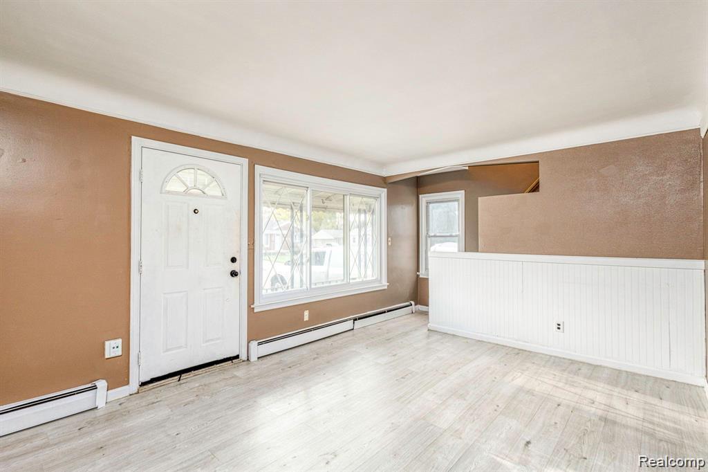 24646 Grove Avenue Property Photo 5