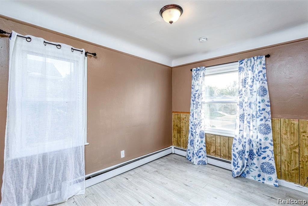 24646 Grove Avenue Property Photo 7