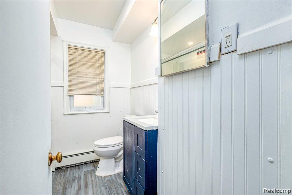 24646 Grove Avenue Property Photo 10