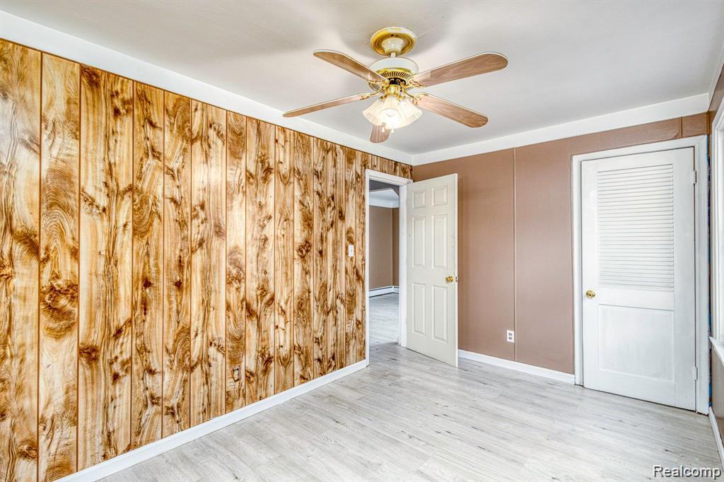 24646 Grove Avenue Property Photo 13
